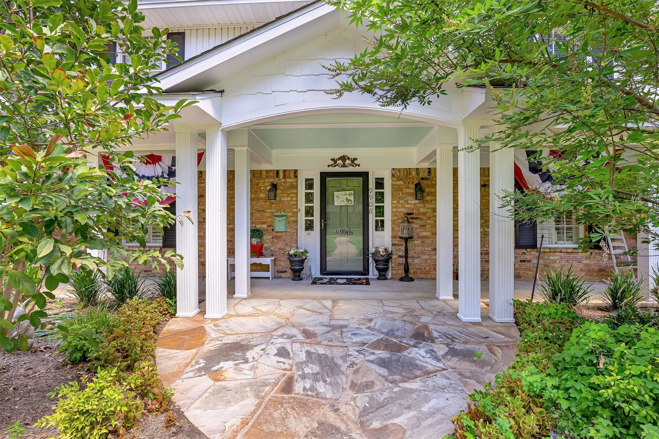 Single Family Residence For Sale in Dallas County , 9908 Robin Hill Lane, Dallas, Texas 75238, 4 Bedroom, 3 Bathroom, 2 Garage spaces, 2,930 Sqft, built in 1964, mls#21394701, Real Estate Agent in Dallas, Homes For Sale in Dallas county, Homes For Sale in Dallas, Realtor in Dallas Texas, Real Estate Brokerage Independent Realty Texas, Luminita Cordes Realtor
