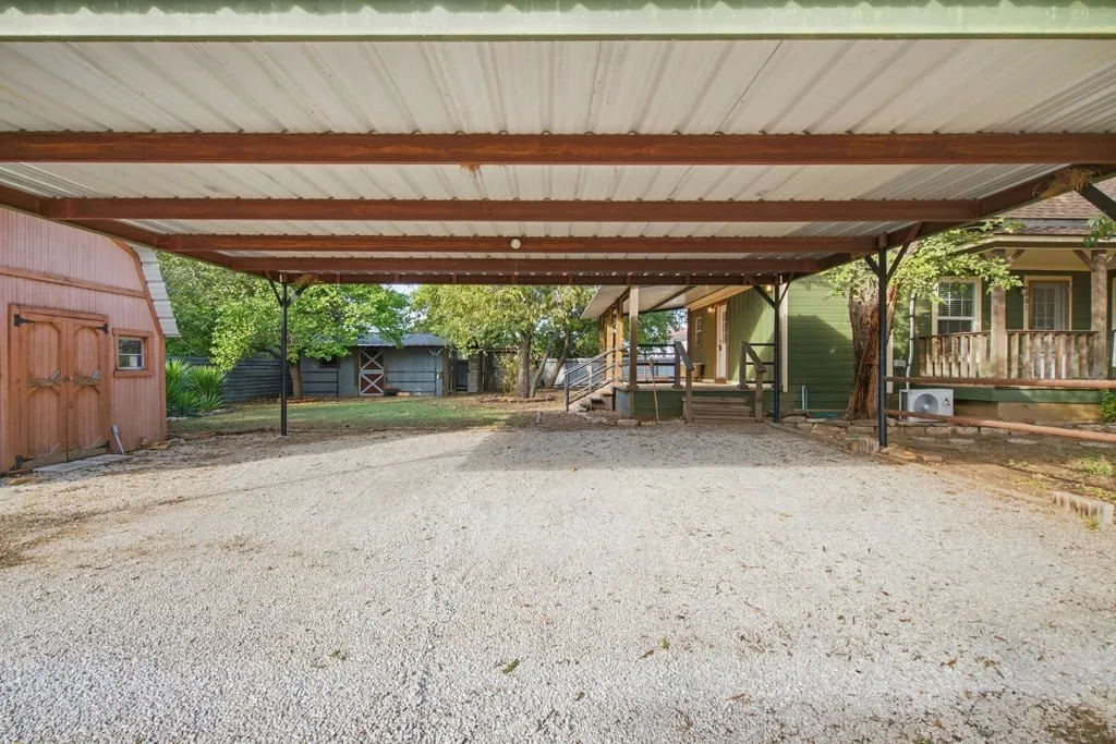 Single Family Residence For Sale in Eastland County , 901 W 8th Street, Cisco, Texas 76437, 2 Bedroom, 3 Bathroom, Garage spaces, 1,452 Sqft, built in 1940, mls#21393594, Real Estate Agent in Cisco, Homes For Sale in Eastland county, Homes For Sale in Cisco, Realtor in Cisco Texas, Real Estate Brokerage Independent Realty Texas, Luminita Cordes Realtor