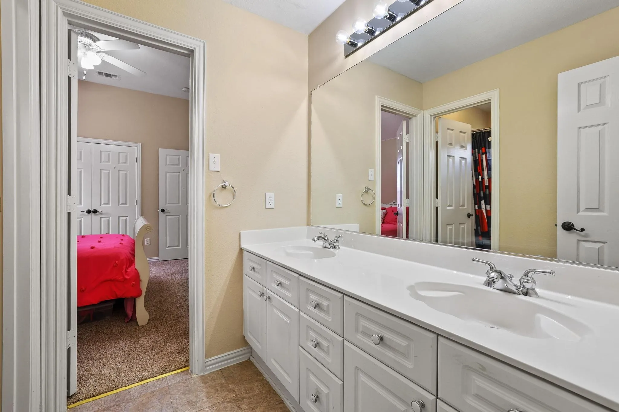 Jack and Jill bath upstairs