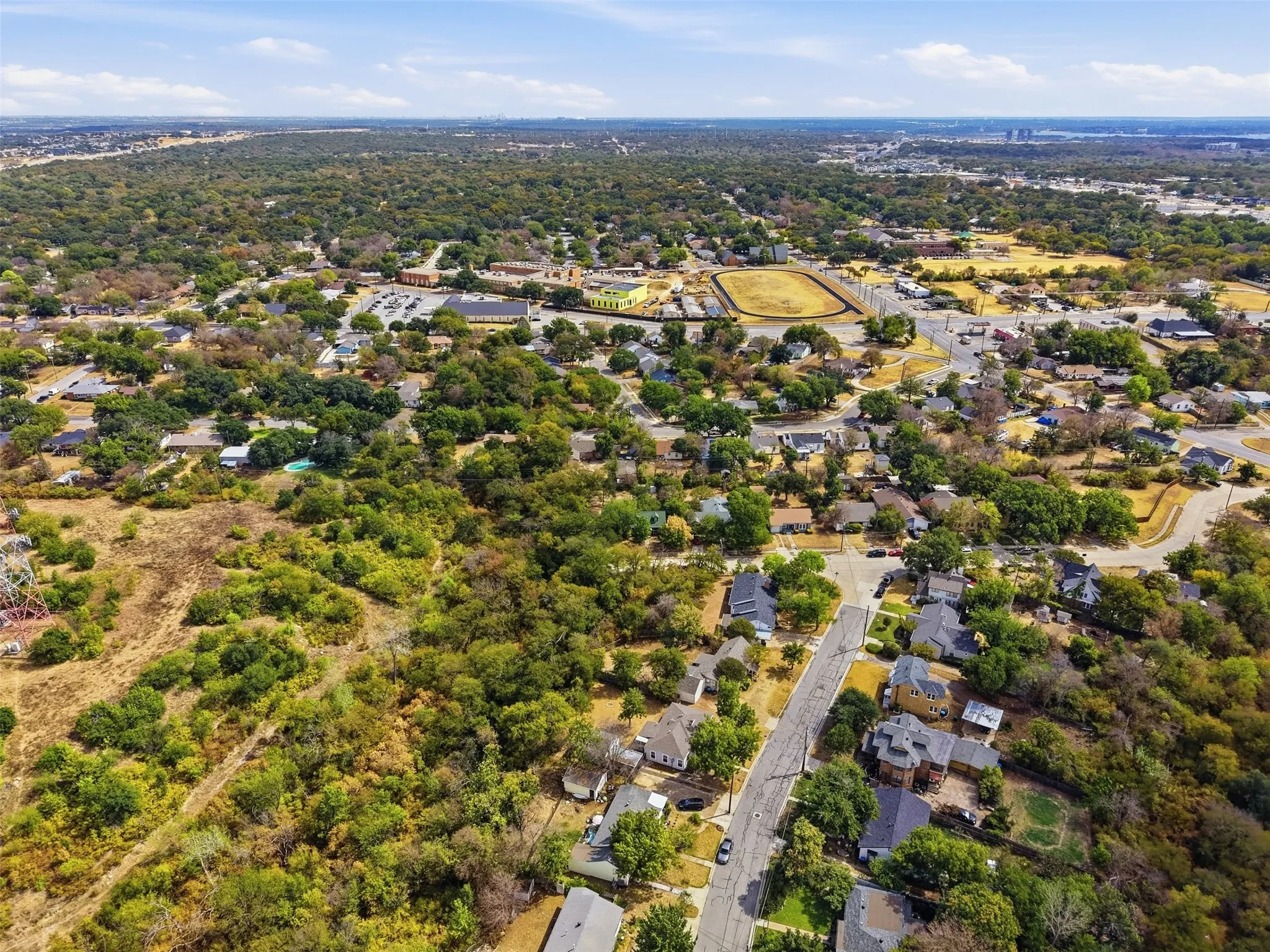 Single Family Residence For Sale in Tarrant County , 4005 Medford Road, Fort Worth, Texas 76103, 3 Bedroom, 1 Bathroom, 1 Garage spaces, 1,343 Sqft, built in 1946, mls#21395970, Real Estate Agent in Fort Worth, Homes For Sale in Tarrant county, Homes For Sale in Fort Worth, Realtor in Fort Worth Texas, Real Estate Brokerage Independent Realty Texas, Luminita Cordes Realtor