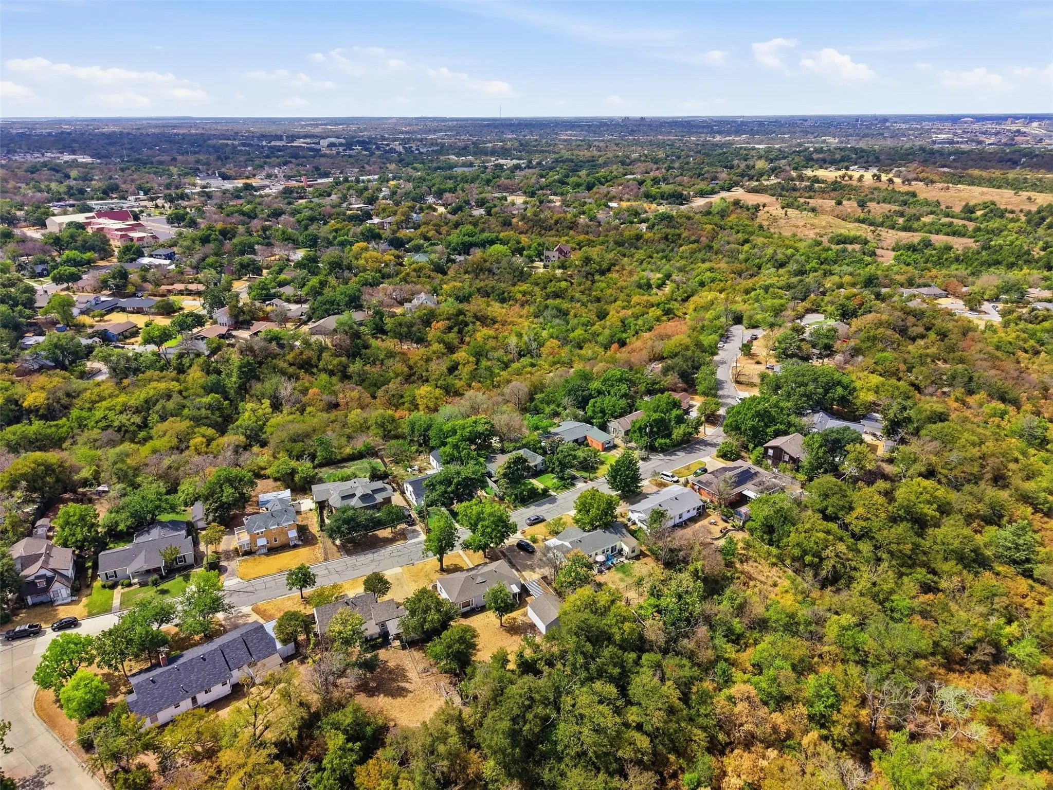 Single Family Residence For Sale in Tarrant County , 4005 Medford Road, Fort Worth, Texas 76103, 3 Bedroom, 1 Bathroom, 1 Garage spaces, 1,343 Sqft, built in 1946, mls#21395970, Real Estate Agent in Fort Worth, Homes For Sale in Tarrant county, Homes For Sale in Fort Worth, Realtor in Fort Worth Texas, Real Estate Brokerage Independent Realty Texas, Luminita Cordes Realtor