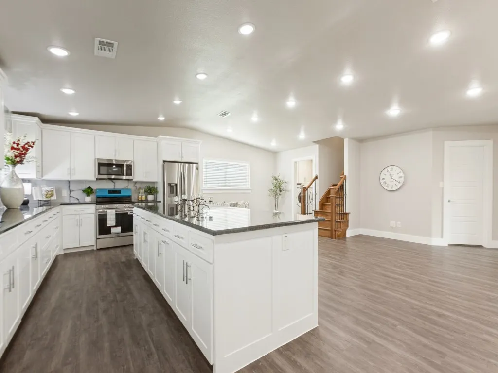 Single Family Residence For Sale in Collin County , 407 Pleasant Valley Lane, Richardson, Texas 75080, 4 Bedroom, 3 Bathroom, 2 Garage spaces, 2,091 Sqft, built in 1970, mls#21396024, Real Estate Agent in Richardson, Homes For Sale in Collin county, Homes For Sale in Richardson, Realtor in Richardson Texas, Real Estate Brokerage Independent Realty Texas, Luminita Cordes Realtor