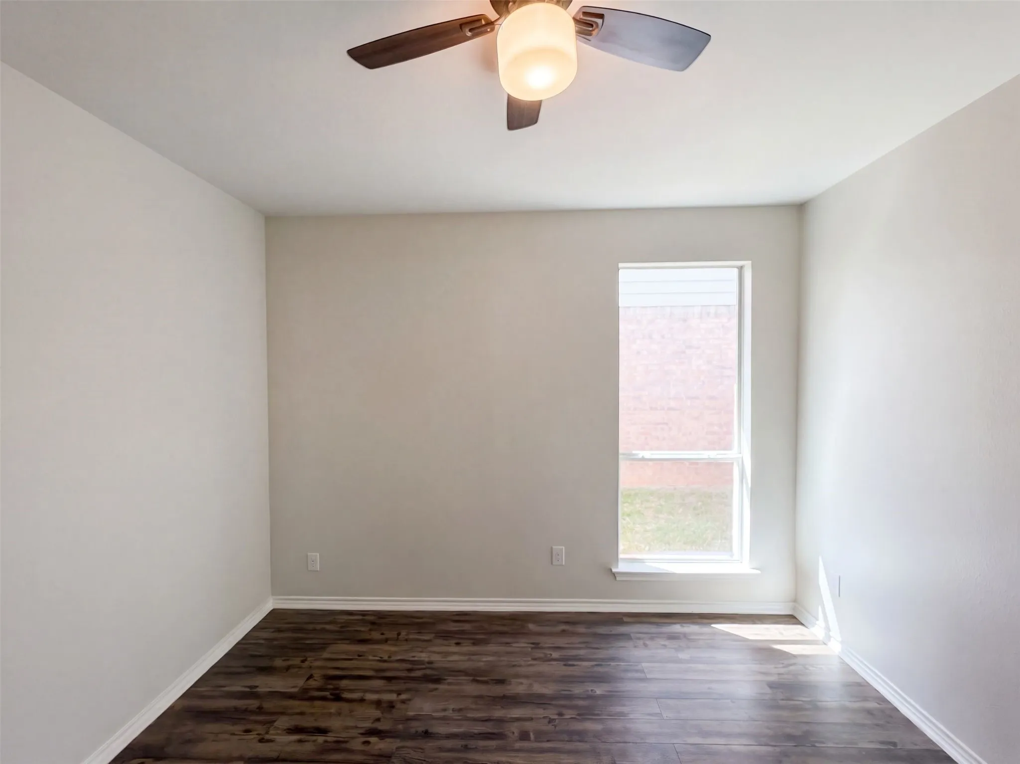 Single Family Residence For Sale in Tarrant County , 2617 Silver Hill Drive, Fort Worth, Texas 76131, 3 Bedroom, 2 Bathroom, 2 Garage spaces, 1,727 Sqft, built in 2002, mls#21396078, Real Estate Agent in Fort Worth, Homes For Sale in Tarrant county, Homes For Sale in Fort Worth, Realtor in Fort Worth Texas, Real Estate Brokerage Independent Realty Texas, Luminita Cordes Realtor