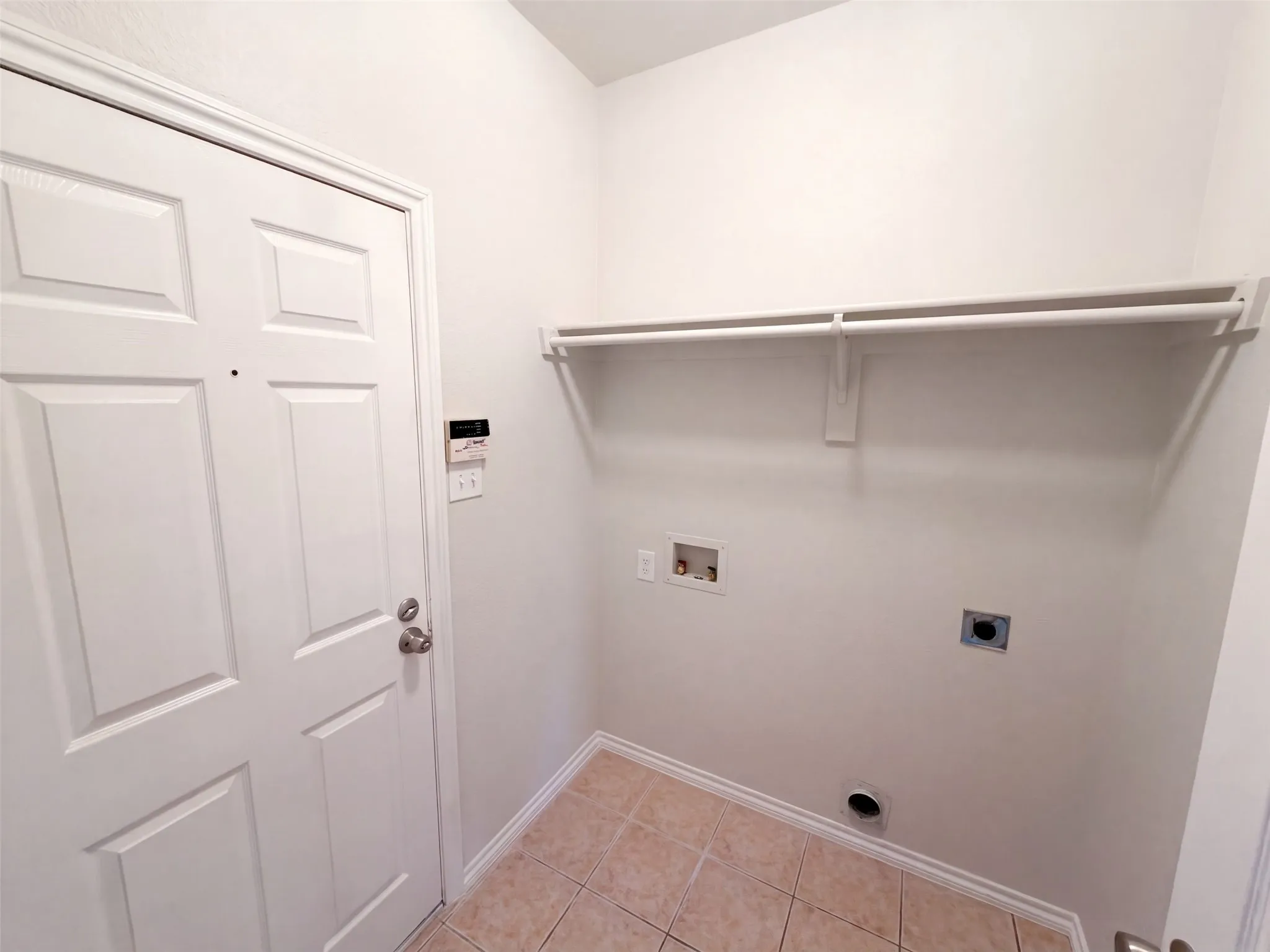 Single Family Residence For Sale in Tarrant County , 2617 Silver Hill Drive, Fort Worth, Texas 76131, 3 Bedroom, 2 Bathroom, 2 Garage spaces, 1,727 Sqft, built in 2002, mls#21396078, Real Estate Agent in Fort Worth, Homes For Sale in Tarrant county, Homes For Sale in Fort Worth, Realtor in Fort Worth Texas, Real Estate Brokerage Independent Realty Texas, Luminita Cordes Realtor