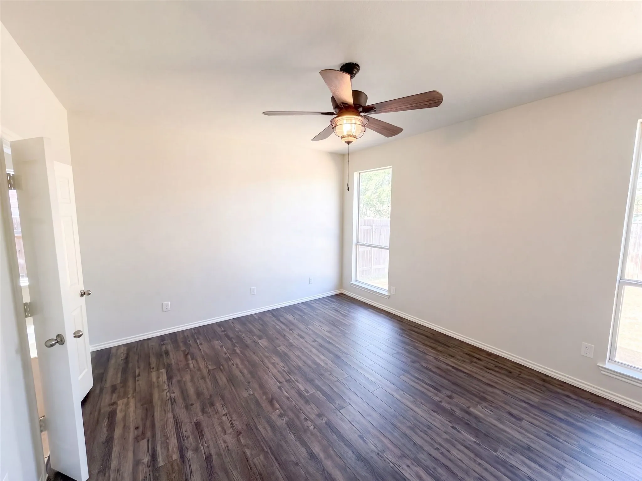 Single Family Residence For Sale in Tarrant County , 2617 Silver Hill Drive, Fort Worth, Texas 76131, 3 Bedroom, 2 Bathroom, 2 Garage spaces, 1,727 Sqft, built in 2002, mls#21396078, Real Estate Agent in Fort Worth, Homes For Sale in Tarrant county, Homes For Sale in Fort Worth, Realtor in Fort Worth Texas, Real Estate Brokerage Independent Realty Texas, Luminita Cordes Realtor