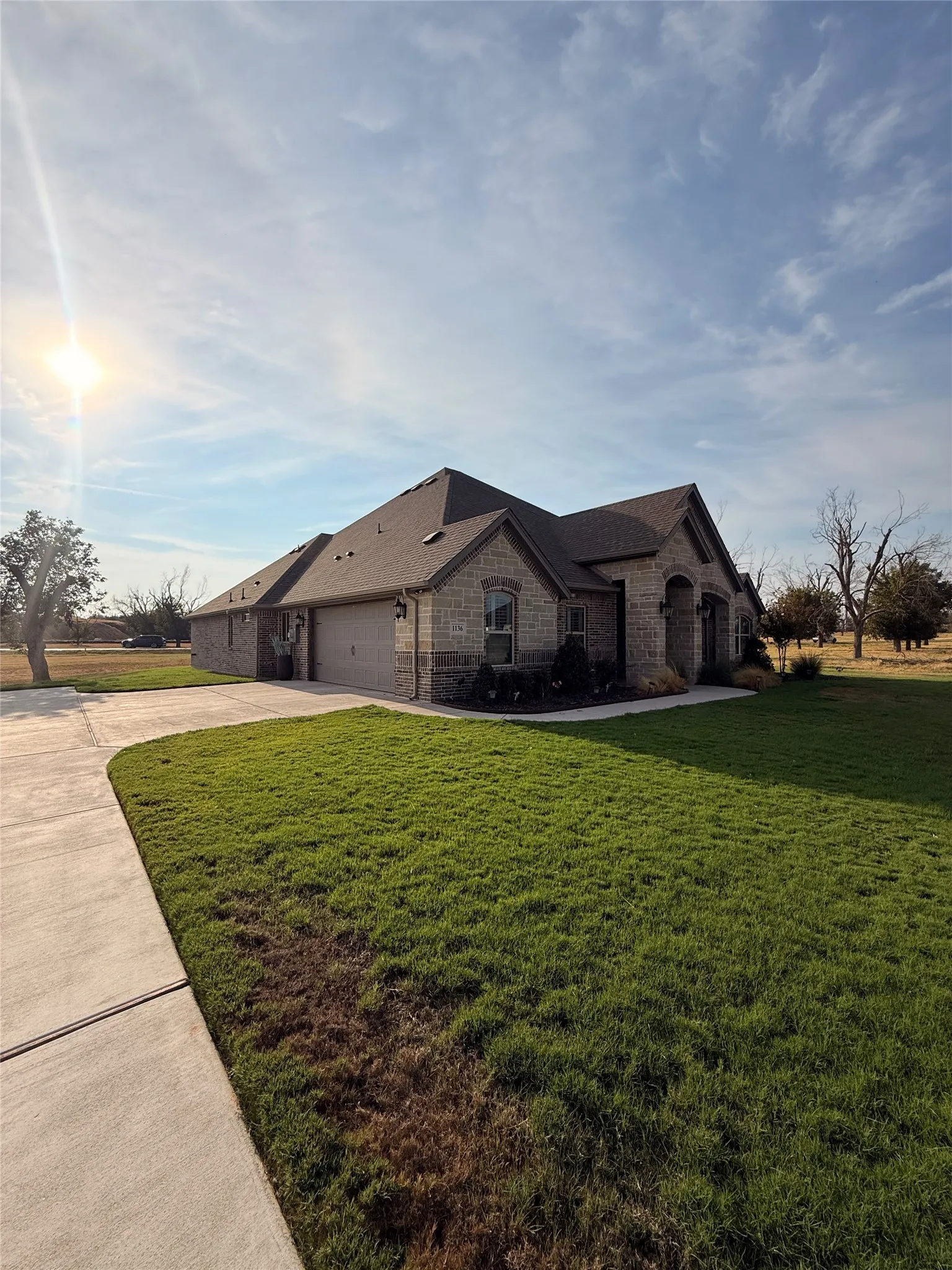 Single Family Residence For Sale in Hood County , 1136 Tremont Lane, Granbury, Texas 76049, 4 Bedroom, 2 Bathroom, 2 Garage spaces, 2,548 Sqft, built in 2023, mls#21396051, Real Estate Agent in Granbury, Homes For Sale in Hood county, Homes For Sale in Granbury, Realtor in Granbury Texas, Real Estate Brokerage Independent Realty Texas, Luminita Cordes Realtor