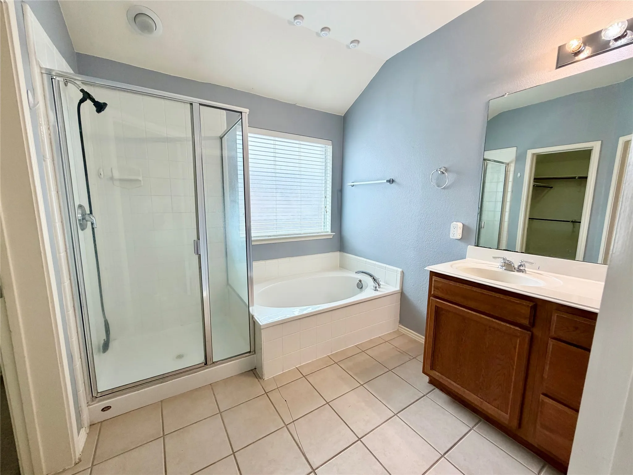 Single Family Residence For Rent in Collin County , 1621 Black Maple Drive, Anna, Texas 75409, 3 Bedroom, 2 Bathroom, 2 Garage spaces, 1,959 Sqft, built in 2006, mls#21394384, Real Estate Agent in Anna, Homes For Rent in Collin county, Homes For Rent in Anna, Realtor in Anna Texas, Real Estate Brokerage Independent Realty Texas, Luminita Cordes Realtor