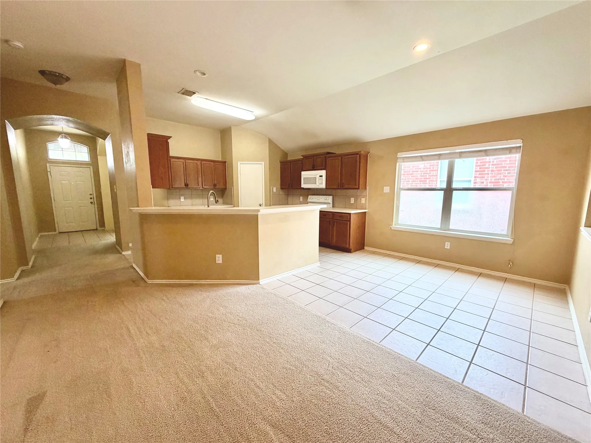 Single Family Residence For Rent in Collin County , 1621 Black Maple Drive, Anna, Texas 75409, 3 Bedroom, 2 Bathroom, 2 Garage spaces, 1,959 Sqft, built in 2006, mls#21394384, Real Estate Agent in Anna, Homes For Rent in Collin county, Homes For Rent in Anna, Realtor in Anna Texas, Real Estate Brokerage Independent Realty Texas, Luminita Cordes Realtor