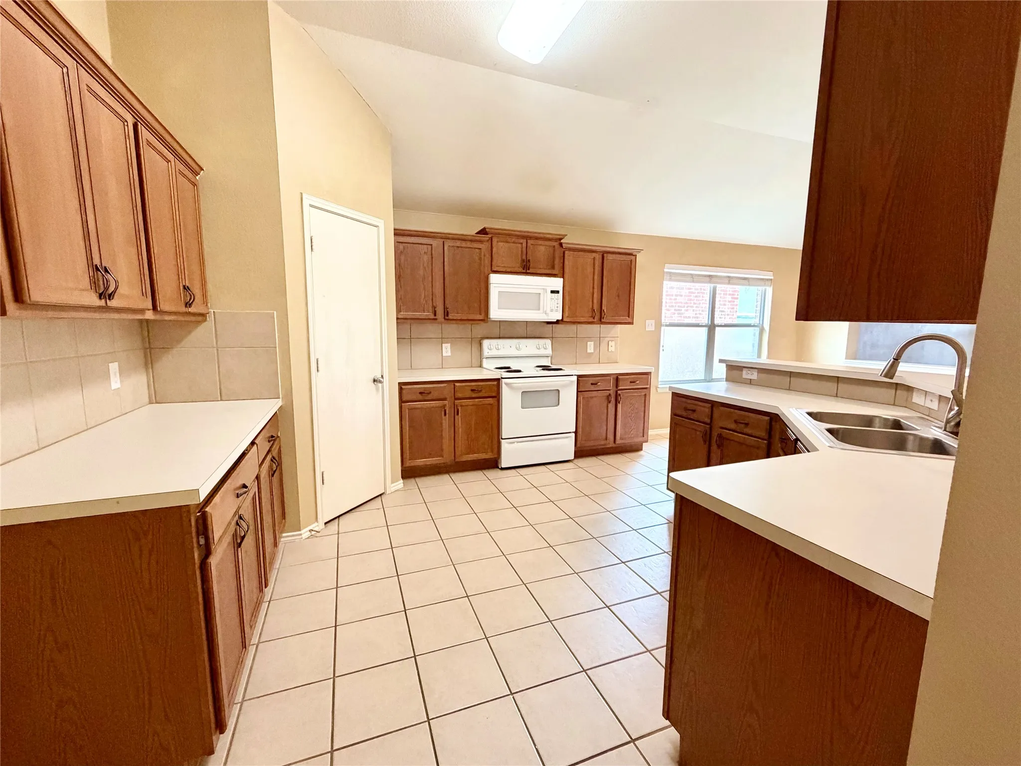 Single Family Residence For Rent in Collin County , 1621 Black Maple Drive, Anna, Texas 75409, 3 Bedroom, 2 Bathroom, 2 Garage spaces, 1,959 Sqft, built in 2006, mls#21394384, Real Estate Agent in Anna, Homes For Rent in Collin county, Homes For Rent in Anna, Realtor in Anna Texas, Real Estate Brokerage Independent Realty Texas, Luminita Cordes Realtor