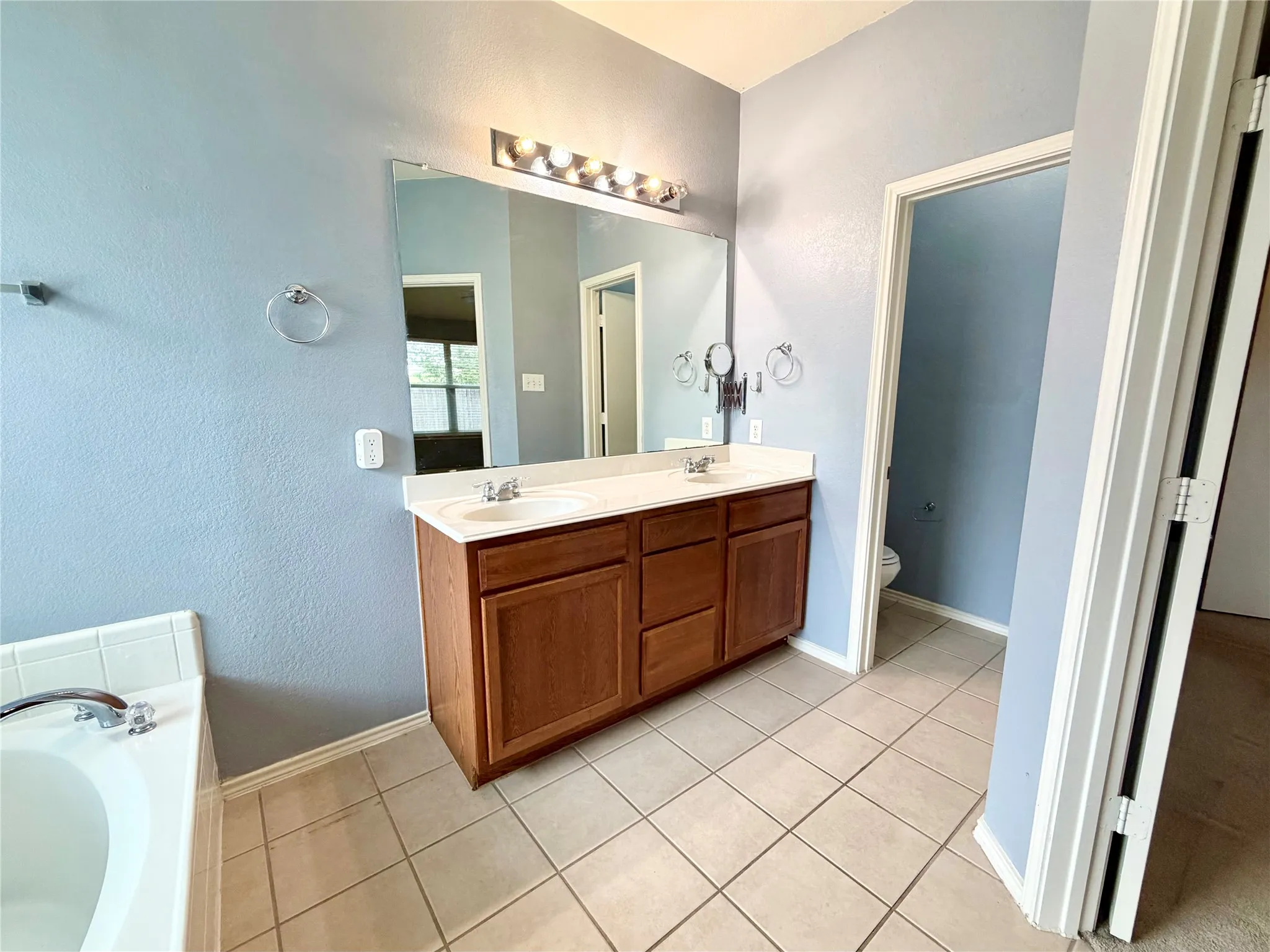 Single Family Residence For Rent in Collin County , 1621 Black Maple Drive, Anna, Texas 75409, 3 Bedroom, 2 Bathroom, 2 Garage spaces, 1,959 Sqft, built in 2006, mls#21394384, Real Estate Agent in Anna, Homes For Rent in Collin county, Homes For Rent in Anna, Realtor in Anna Texas, Real Estate Brokerage Independent Realty Texas, Luminita Cordes Realtor