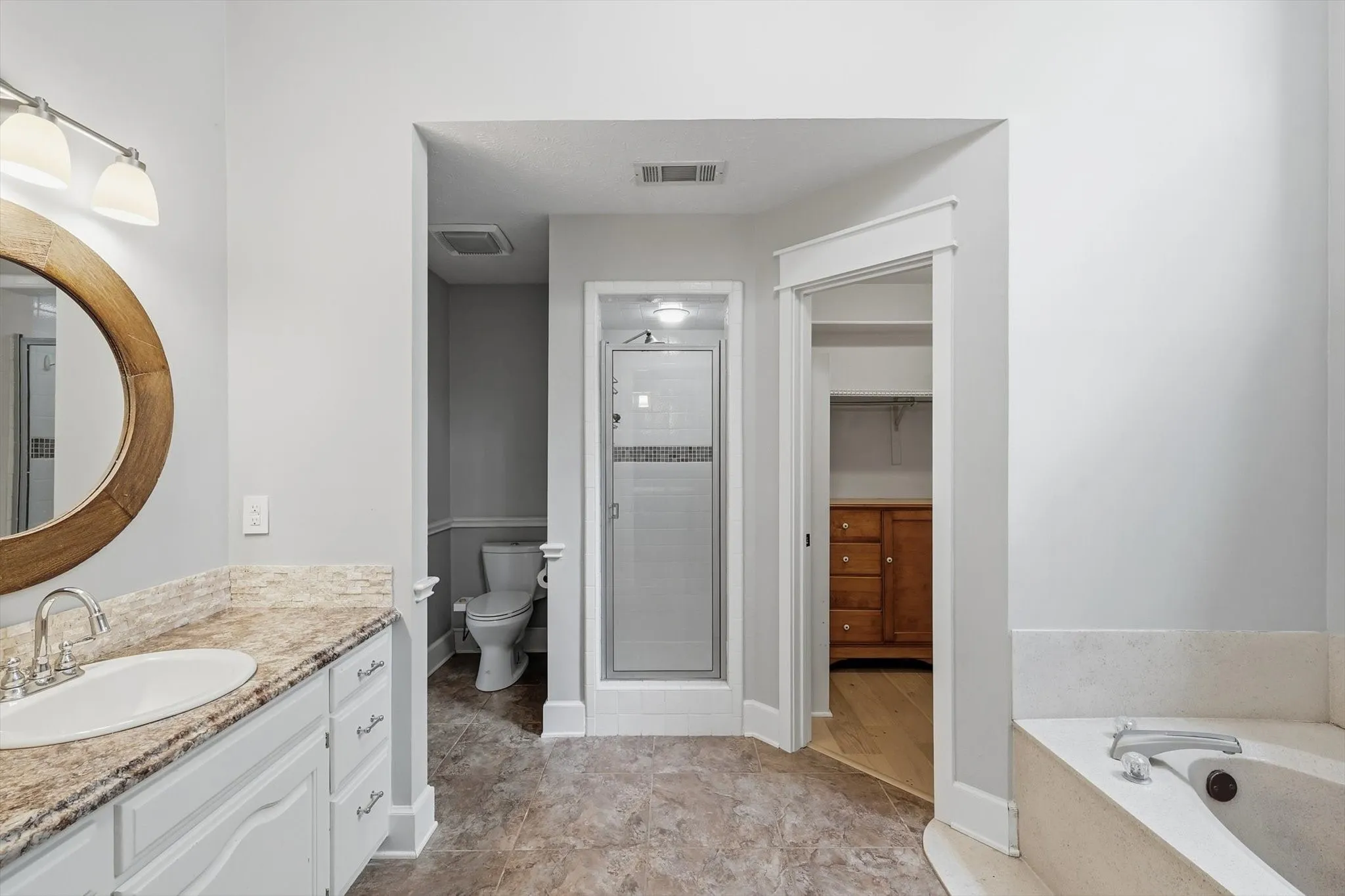 Single Family Residence For Sale in Denton County , 1331 Travis Street, Denton, Texas 76205, 4 Bedroom, 3 Bathroom, 3 Garage spaces, 3,081 Sqft, built in 1986, mls#21395206, Real Estate Agent in Denton, Homes For Sale in Denton county, Homes For Sale in Denton, Realtor in Denton Texas, Real Estate Brokerage Independent Realty Texas, Luminita Cordes Realtor