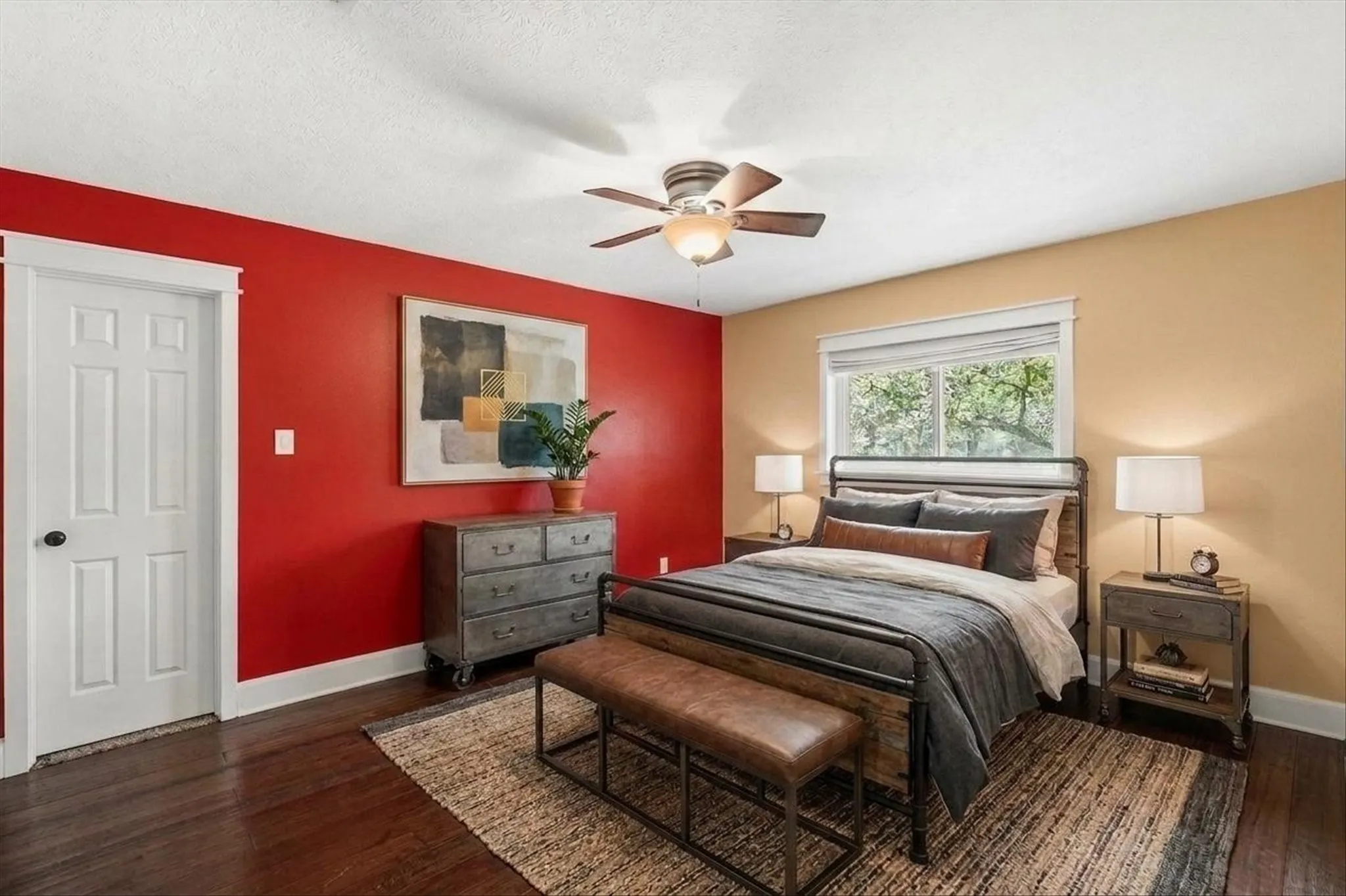 Single Family Residence For Sale in Denton County , 1331 Travis Street, Denton, Texas 76205, 4 Bedroom, 3 Bathroom, 3 Garage spaces, 3,081 Sqft, built in 1986, mls#21395206, Real Estate Agent in Denton, Homes For Sale in Denton county, Homes For Sale in Denton, Realtor in Denton Texas, Real Estate Brokerage Independent Realty Texas, Luminita Cordes Realtor