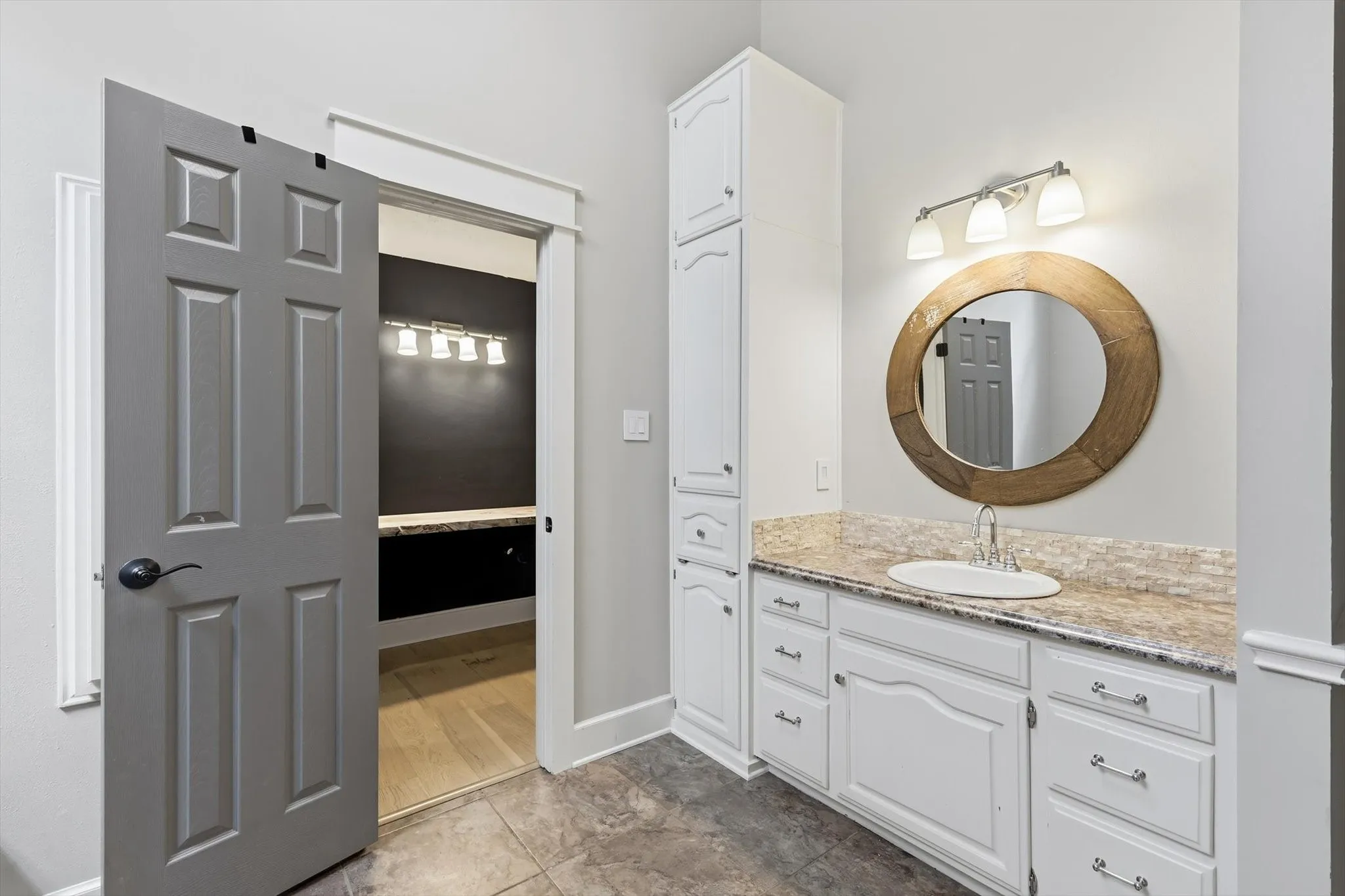 Single Family Residence For Sale in Denton County , 1331 Travis Street, Denton, Texas 76205, 4 Bedroom, 3 Bathroom, 3 Garage spaces, 3,081 Sqft, built in 1986, mls#21395206, Real Estate Agent in Denton, Homes For Sale in Denton county, Homes For Sale in Denton, Realtor in Denton Texas, Real Estate Brokerage Independent Realty Texas, Luminita Cordes Realtor
