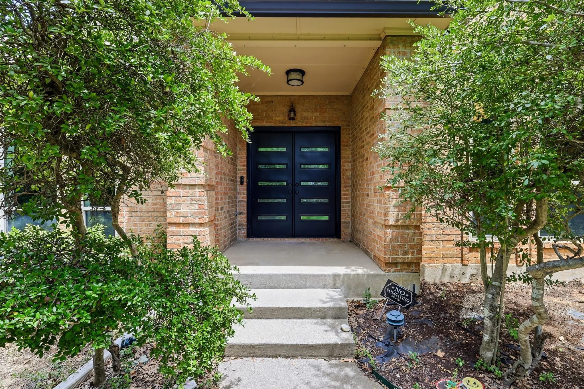 Single Family Residence For Sale in Denton County , 1331 Travis Street, Denton, Texas 76205, 4 Bedroom, 3 Bathroom, 3 Garage spaces, 3,081 Sqft, built in 1986, mls#21395206, Real Estate Agent in Denton, Homes For Sale in Denton county, Homes For Sale in Denton, Realtor in Denton Texas, Real Estate Brokerage Independent Realty Texas, Luminita Cordes Realtor