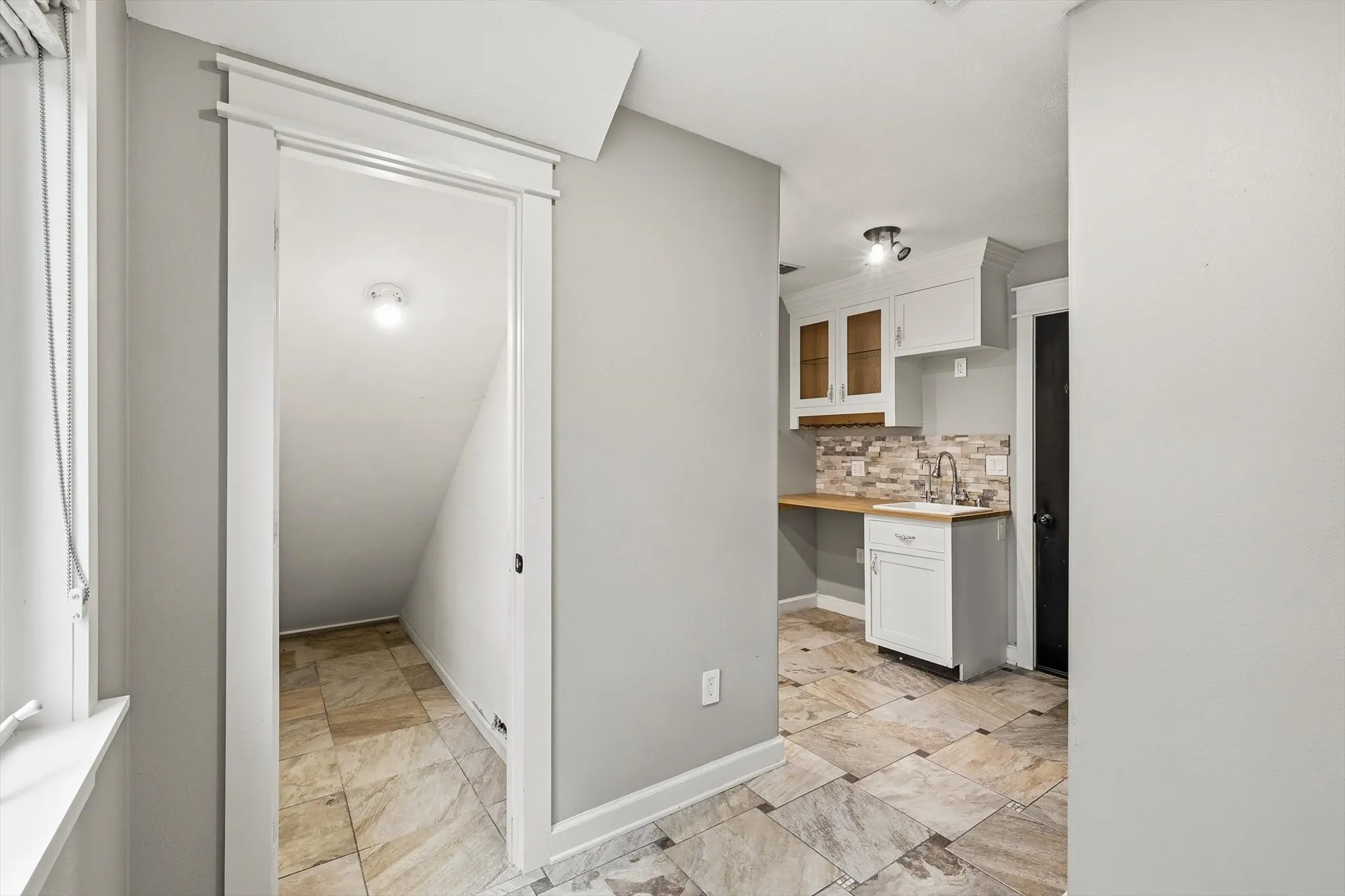 Single Family Residence For Sale in Denton County , 1331 Travis Street, Denton, Texas 76205, 4 Bedroom, 3 Bathroom, 3 Garage spaces, 3,081 Sqft, built in 1986, mls#21395206, Real Estate Agent in Denton, Homes For Sale in Denton county, Homes For Sale in Denton, Realtor in Denton Texas, Real Estate Brokerage Independent Realty Texas, Luminita Cordes Realtor