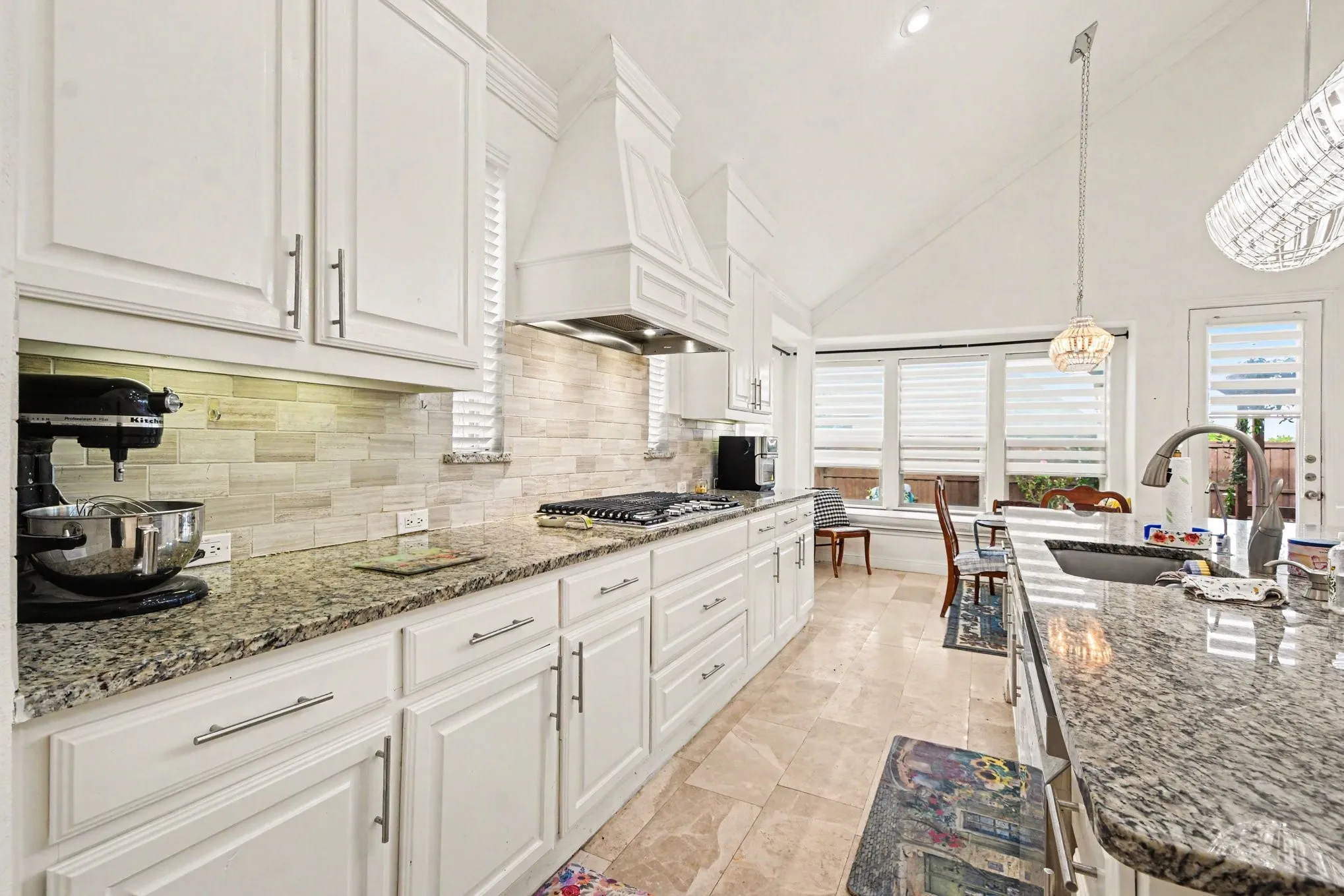 Single Family Residence For Sale in Collin County , 11334 Barcelona Lane, Frisco, Texas 75035, 4 Bedroom, 4 Bathroom, 3 Garage spaces, 4,532 Sqft, built in 2016, mls#21396088, Real Estate Agent in Frisco, Homes For Sale in Collin county, Homes For Sale in Frisco, Realtor in Frisco Texas, Real Estate Brokerage Independent Realty Texas, Luminita Cordes Realtor