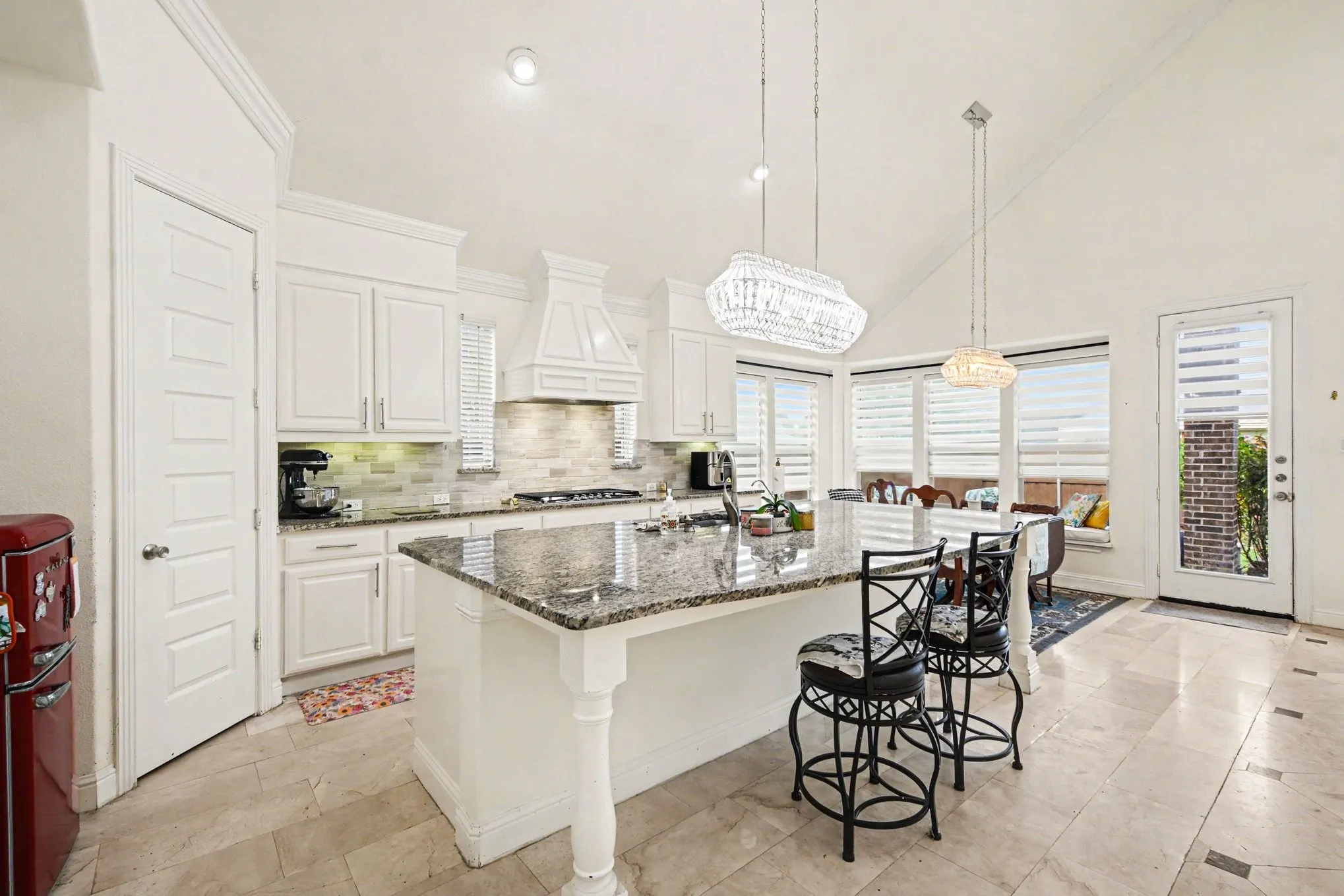 Single Family Residence For Sale in Collin County , 11334 Barcelona Lane, Frisco, Texas 75035, 4 Bedroom, 4 Bathroom, 3 Garage spaces, 4,532 Sqft, built in 2016, mls#21396088, Real Estate Agent in Frisco, Homes For Sale in Collin county, Homes For Sale in Frisco, Realtor in Frisco Texas, Real Estate Brokerage Independent Realty Texas, Luminita Cordes Realtor