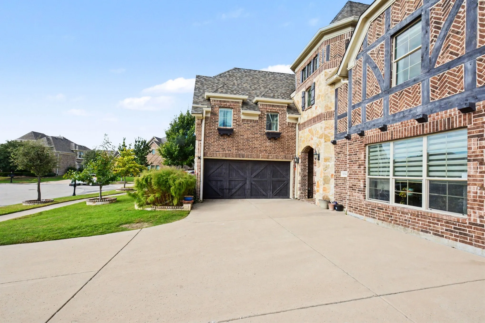 Single Family Residence For Sale in Collin County , 11334 Barcelona Lane, Frisco, Texas 75035, 4 Bedroom, 4 Bathroom, 3 Garage spaces, 4,532 Sqft, built in 2016, mls#21396088, Real Estate Agent in Frisco, Homes For Sale in Collin county, Homes For Sale in Frisco, Realtor in Frisco Texas, Real Estate Brokerage Independent Realty Texas, Luminita Cordes Realtor