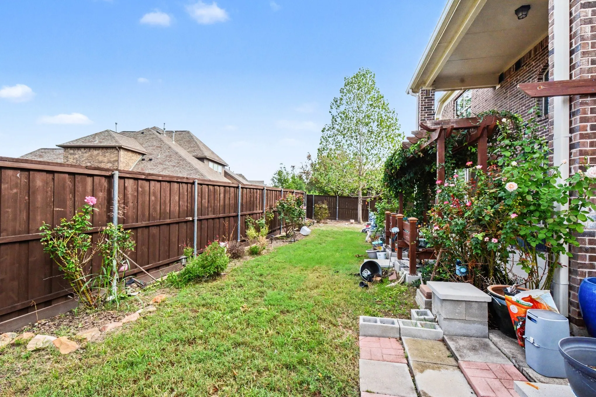 Single Family Residence For Sale in Collin County , 11334 Barcelona Lane, Frisco, Texas 75035, 4 Bedroom, 4 Bathroom, 3 Garage spaces, 4,532 Sqft, built in 2016, mls#21396088, Real Estate Agent in Frisco, Homes For Sale in Collin county, Homes For Sale in Frisco, Realtor in Frisco Texas, Real Estate Brokerage Independent Realty Texas, Luminita Cordes Realtor