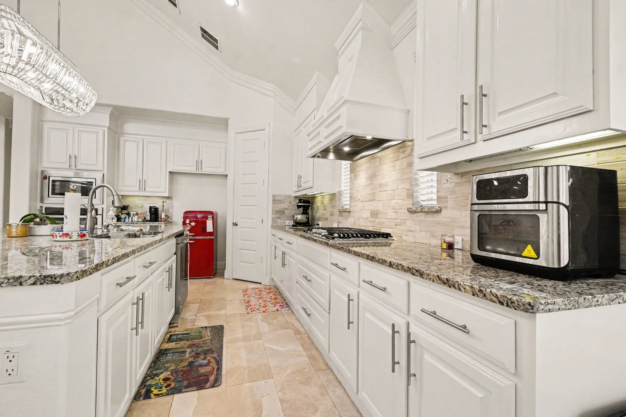 Single Family Residence For Sale in Collin County , 11334 Barcelona Lane, Frisco, Texas 75035, 4 Bedroom, 4 Bathroom, 3 Garage spaces, 4,532 Sqft, built in 2016, mls#21396088, Real Estate Agent in Frisco, Homes For Sale in Collin county, Homes For Sale in Frisco, Realtor in Frisco Texas, Real Estate Brokerage Independent Realty Texas, Luminita Cordes Realtor