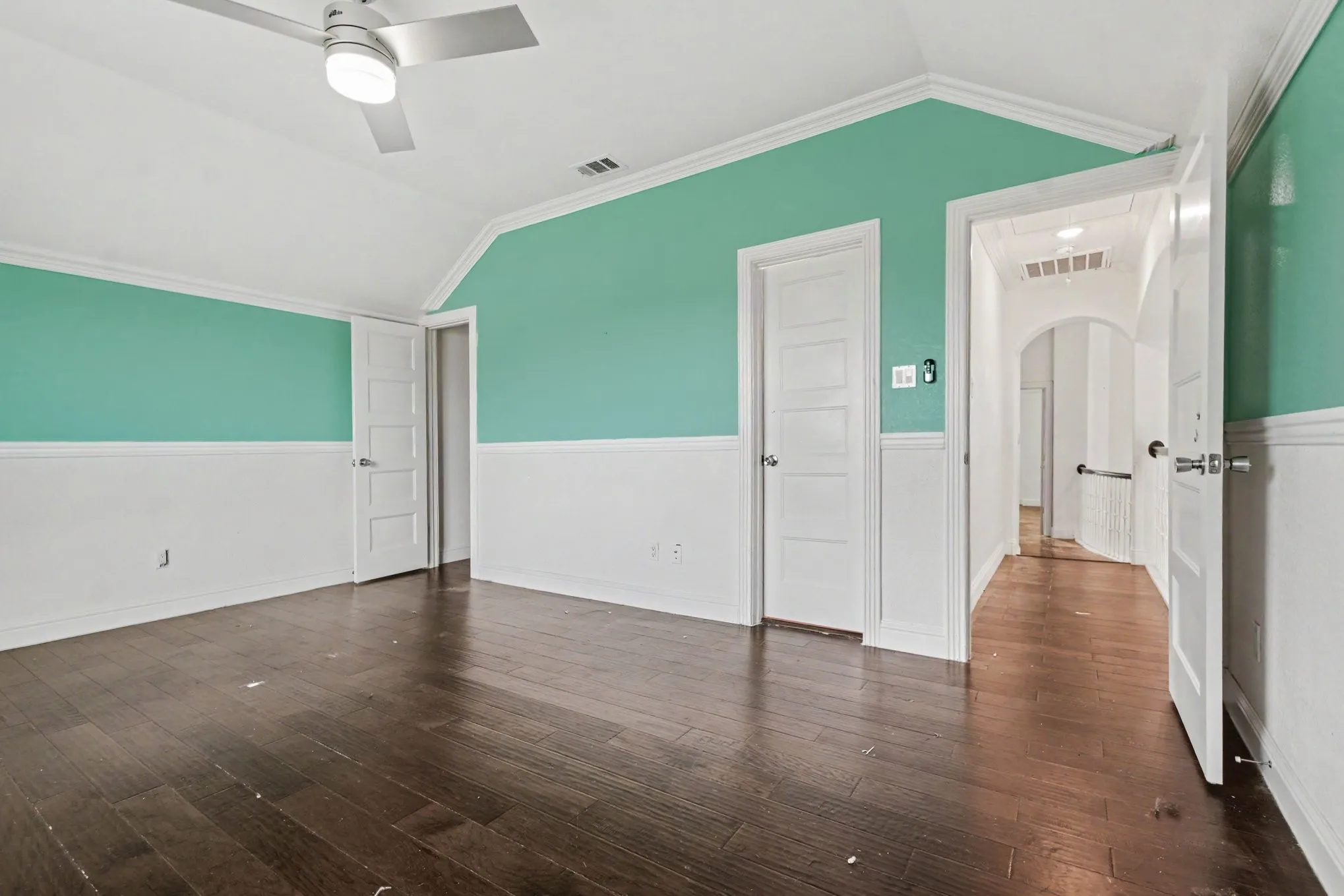 Single Family Residence For Sale in Collin County , 11334 Barcelona Lane, Frisco, Texas 75035, 4 Bedroom, 4 Bathroom, 3 Garage spaces, 4,532 Sqft, built in 2016, mls#21396088, Real Estate Agent in Frisco, Homes For Sale in Collin county, Homes For Sale in Frisco, Realtor in Frisco Texas, Real Estate Brokerage Independent Realty Texas, Luminita Cordes Realtor