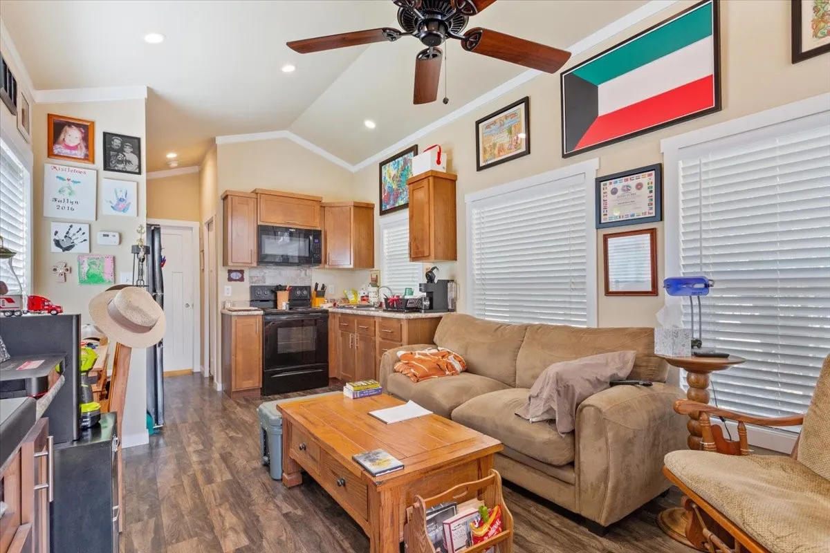 Farm For Sale in Bosque County , 799 County Road 3160, Valley Mills, Texas 76689, 1 Bedroom, 1 Bathroom, Garage spaces, 401 Sqft, built in 2018, mls#21396049, Real Estate Agent in Valley Mills, Homes For Sale in Bosque county, Homes For Sale in Valley Mills, Realtor in Valley Mills Texas, Real Estate Brokerage Independent Realty Texas, Luminita Cordes Realtor