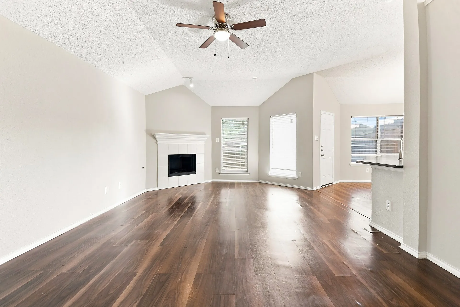 Single Family Residence For Sale in Dallas County , 1901 Clifton Drive, Mesquite, Texas 75149, 4 Bedroom, 2 Bathroom, 2 Garage spaces, 2,195 Sqft, built in 1997, mls#21393729, Real Estate Agent in Mesquite, Homes For Sale in Dallas county, Homes For Sale in Mesquite, Realtor in Mesquite Texas, Real Estate Brokerage Independent Realty Texas, Luminita Cordes Realtor
