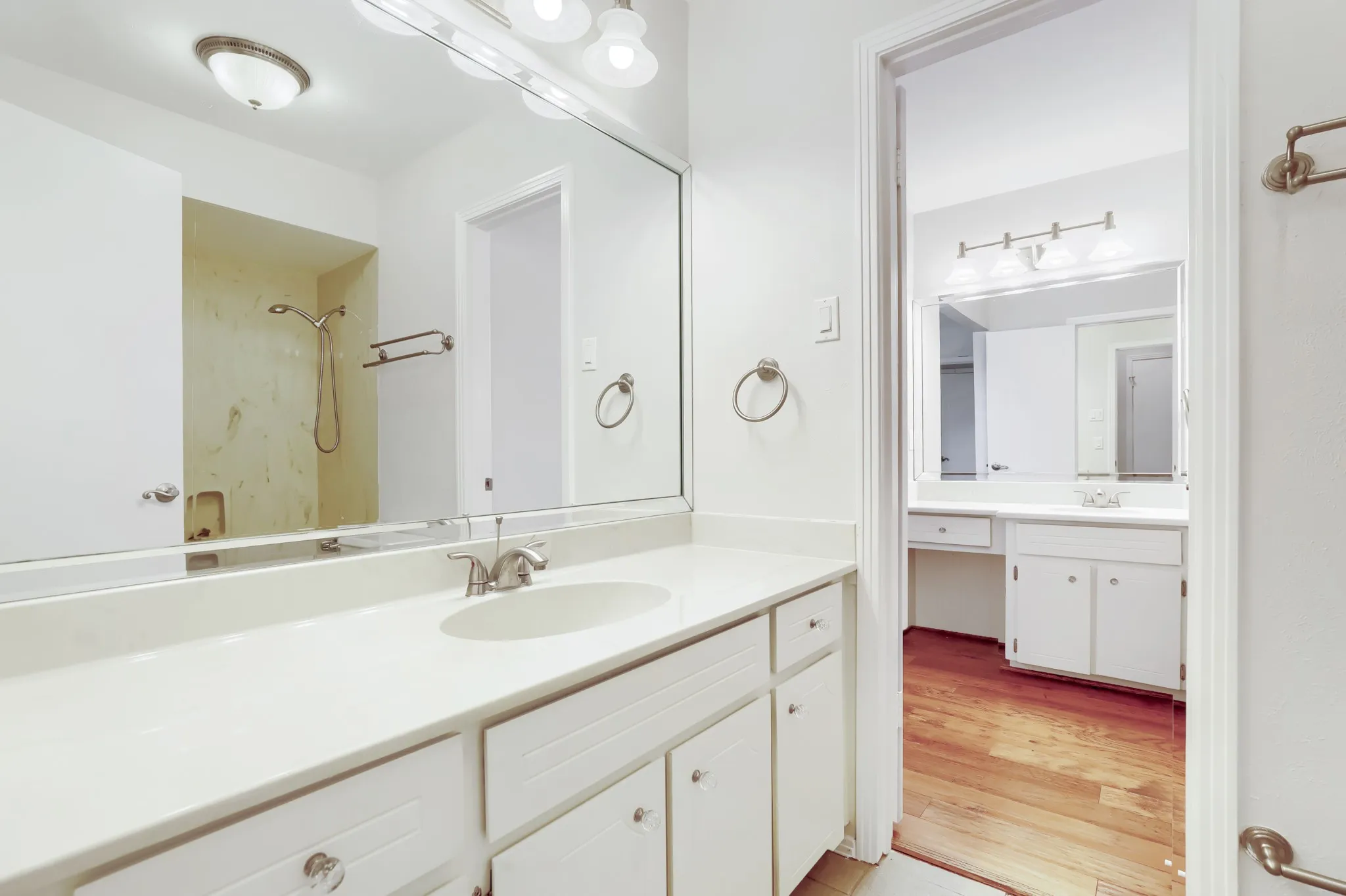 Single Family Residence For Sale in Dallas County , 2912 Marsann Lane, Farmers Branch, Texas 75234, 4 Bedroom, 3 Bathroom, 2 Garage spaces, 1,759 Sqft, built in 1970, mls#21393506, Real Estate Agent in Farmers Branch, Homes For Sale in Dallas county, Homes For Sale in Farmers Branch, Realtor in Farmers Branch Texas, Real Estate Brokerage Independent Realty Texas, Luminita Cordes Realtor