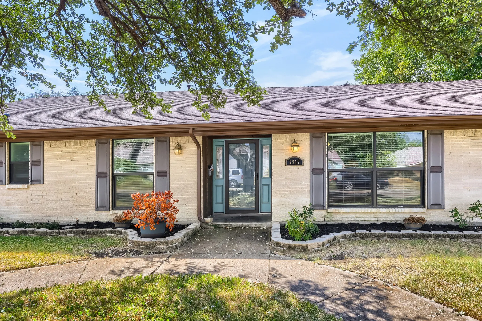 Single Family Residence For Sale in Dallas County , 2912 Marsann Lane, Farmers Branch, Texas 75234, 4 Bedroom, 3 Bathroom, 2 Garage spaces, 1,759 Sqft, built in 1970, mls#21393506, Real Estate Agent in Farmers Branch, Homes For Sale in Dallas county, Homes For Sale in Farmers Branch, Realtor in Farmers Branch Texas, Real Estate Brokerage Independent Realty Texas, Luminita Cordes Realtor