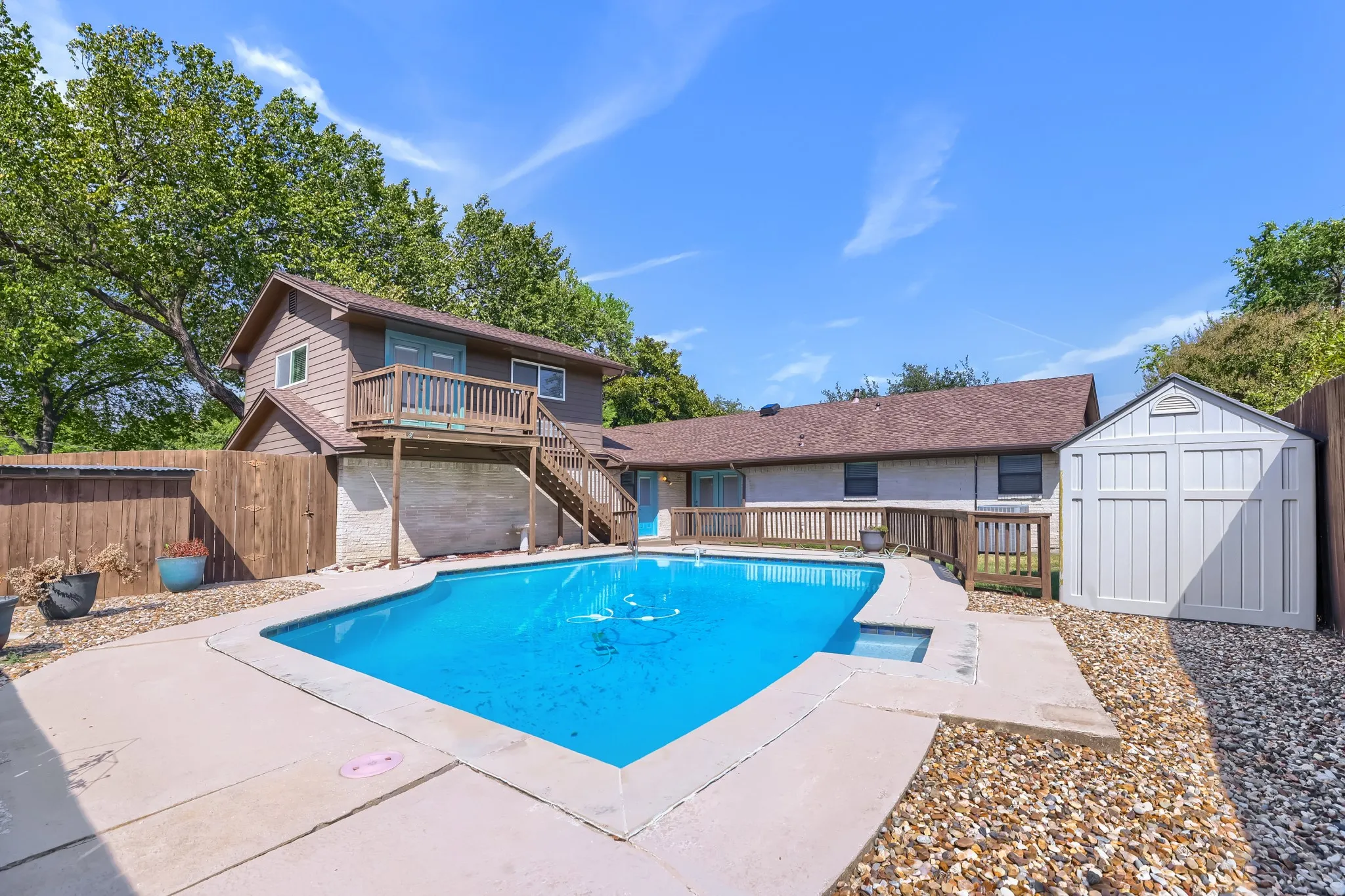 Single Family Residence For Sale in Dallas County , 2912 Marsann Lane, Farmers Branch, Texas 75234, 4 Bedroom, 3 Bathroom, 2 Garage spaces, 1,759 Sqft, built in 1970, mls#21393506, Real Estate Agent in Farmers Branch, Homes For Sale in Dallas county, Homes For Sale in Farmers Branch, Realtor in Farmers Branch Texas, Real Estate Brokerage Independent Realty Texas, Luminita Cordes Realtor