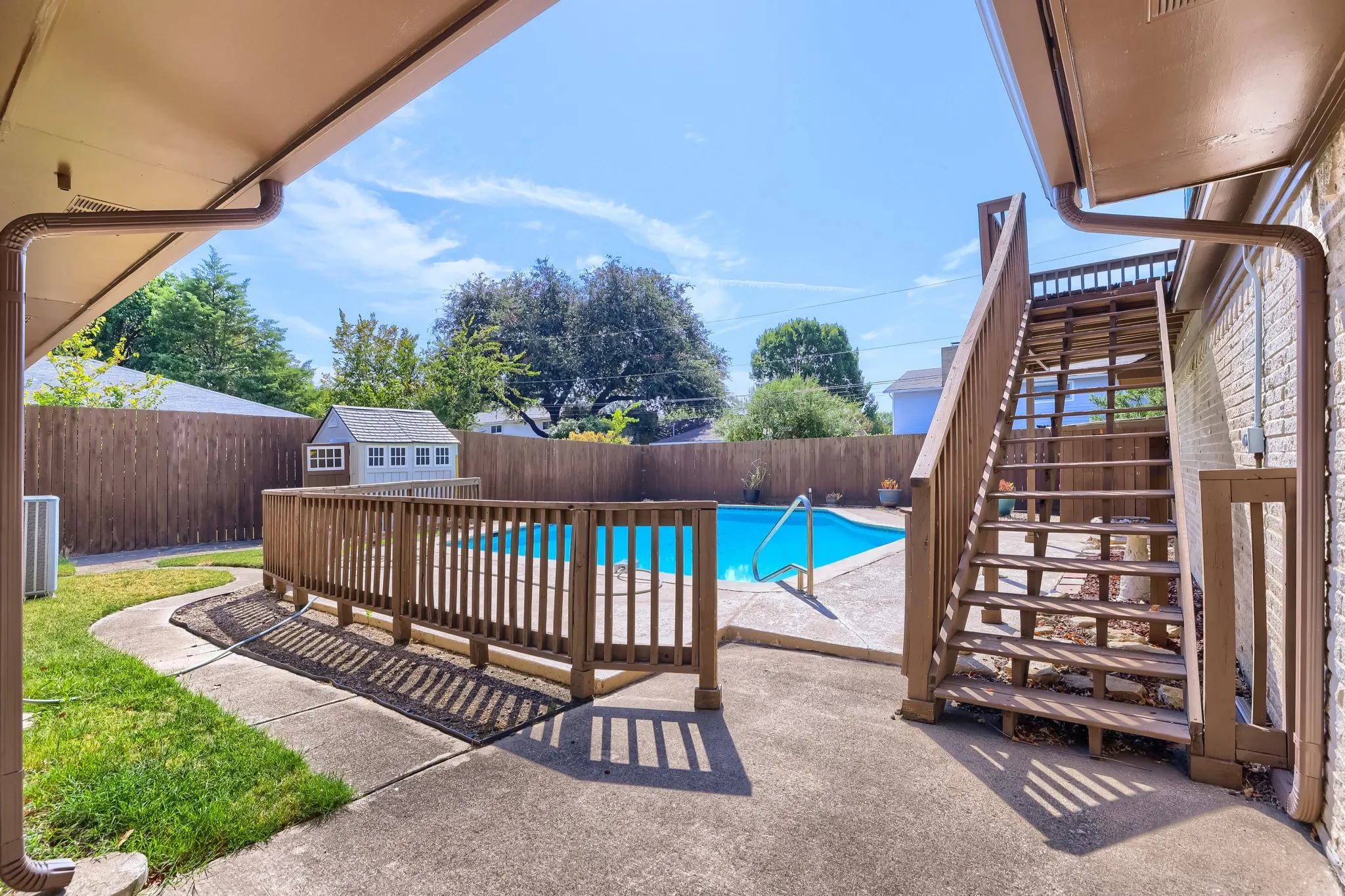 Single Family Residence For Sale in Dallas County , 2912 Marsann Lane, Farmers Branch, Texas 75234, 4 Bedroom, 3 Bathroom, 2 Garage spaces, 1,759 Sqft, built in 1970, mls#21393506, Real Estate Agent in Farmers Branch, Homes For Sale in Dallas county, Homes For Sale in Farmers Branch, Realtor in Farmers Branch Texas, Real Estate Brokerage Independent Realty Texas, Luminita Cordes Realtor