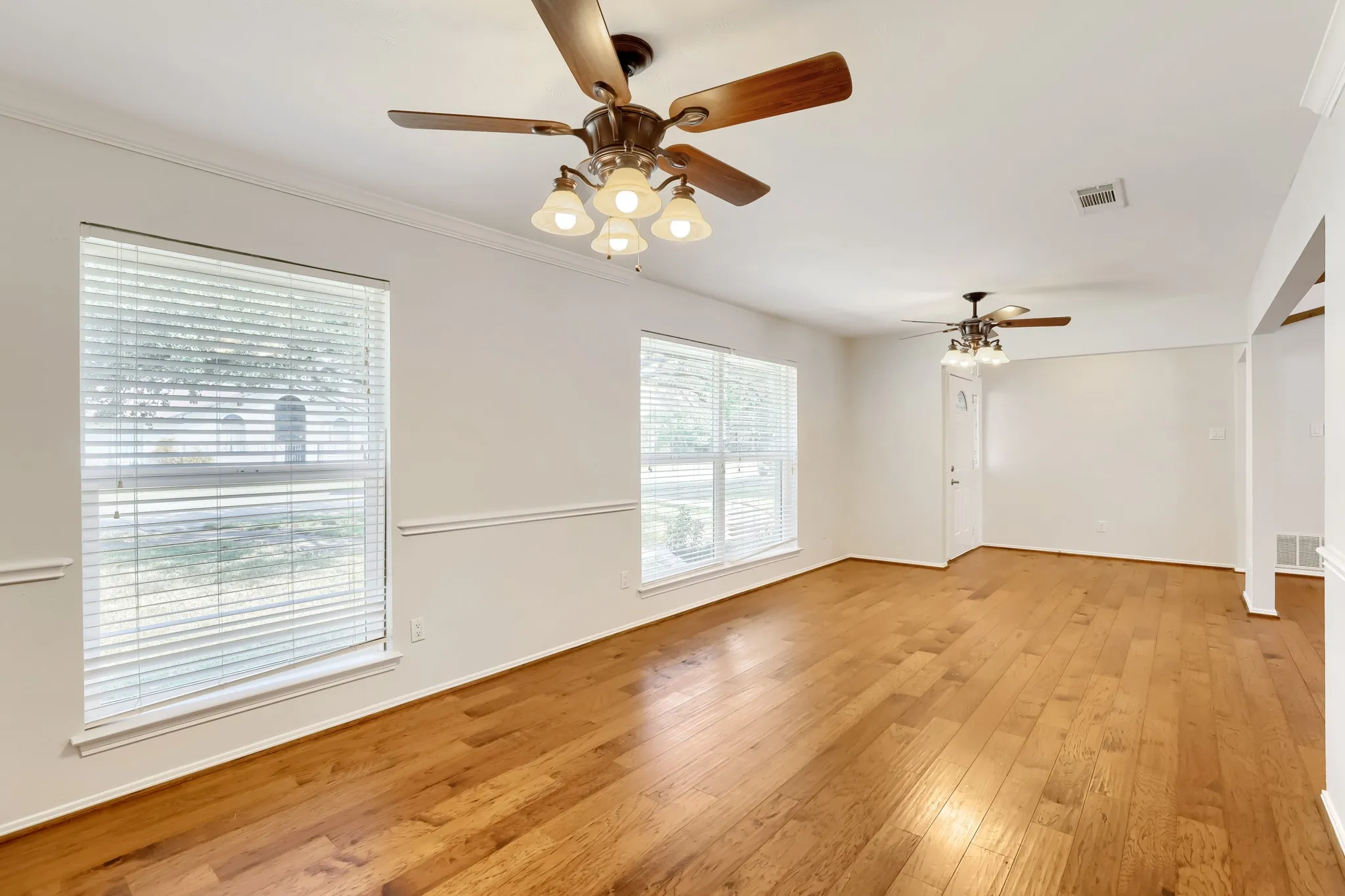 Single Family Residence For Sale in Dallas County , 2912 Marsann Lane, Farmers Branch, Texas 75234, 4 Bedroom, 3 Bathroom, 2 Garage spaces, 1,759 Sqft, built in 1970, mls#21393506, Real Estate Agent in Farmers Branch, Homes For Sale in Dallas county, Homes For Sale in Farmers Branch, Realtor in Farmers Branch Texas, Real Estate Brokerage Independent Realty Texas, Luminita Cordes Realtor