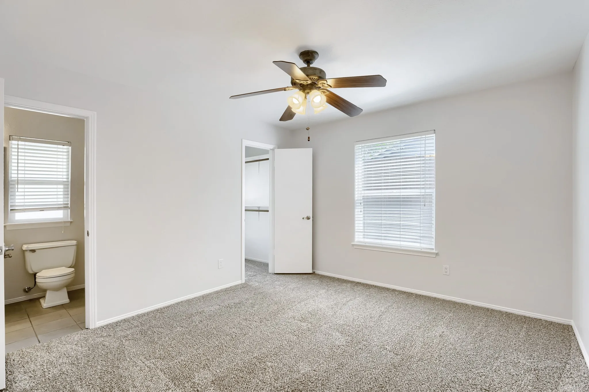 Single Family Residence For Sale in Dallas County , 2912 Marsann Lane, Farmers Branch, Texas 75234, 4 Bedroom, 3 Bathroom, 2 Garage spaces, 1,759 Sqft, built in 1970, mls#21393506, Real Estate Agent in Farmers Branch, Homes For Sale in Dallas county, Homes For Sale in Farmers Branch, Realtor in Farmers Branch Texas, Real Estate Brokerage Independent Realty Texas, Luminita Cordes Realtor