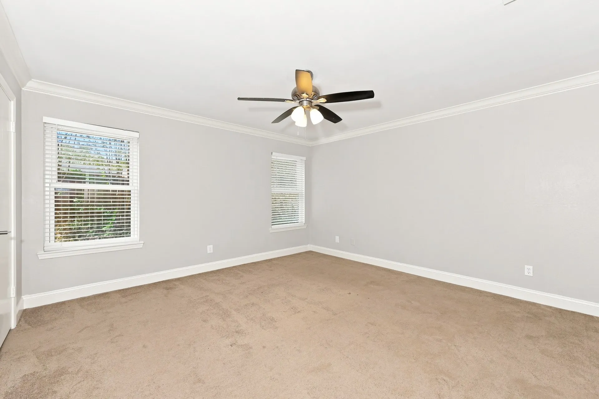 Single Family Residence For Sale in Dallas County , 1901 Creek Wood Court, Irving, Texas 75060, 4 Bedroom, 2 Bathroom, 2 Garage spaces, 2,332 Sqft, built in 1979, mls#21393745, Real Estate Agent in Irving, Homes For Sale in Dallas county, Homes For Sale in Irving, Realtor in Irving Texas, Real Estate Brokerage Independent Realty Texas, Luminita Cordes Realtor