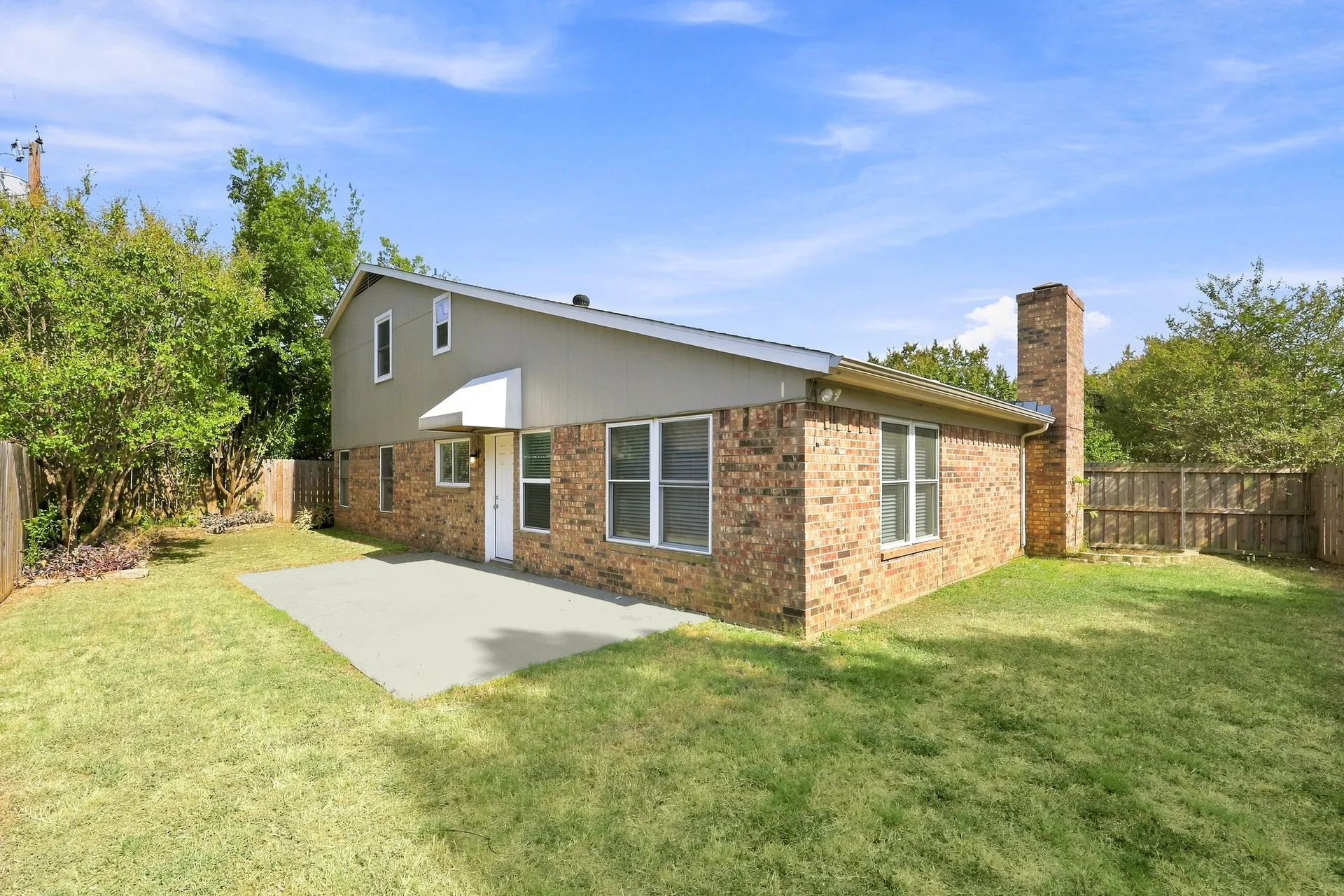 Single Family Residence For Sale in Dallas County , 1901 Creek Wood Court, Irving, Texas 75060, 4 Bedroom, 2 Bathroom, 2 Garage spaces, 2,332 Sqft, built in 1979, mls#21393745, Real Estate Agent in Irving, Homes For Sale in Dallas county, Homes For Sale in Irving, Realtor in Irving Texas, Real Estate Brokerage Independent Realty Texas, Luminita Cordes Realtor