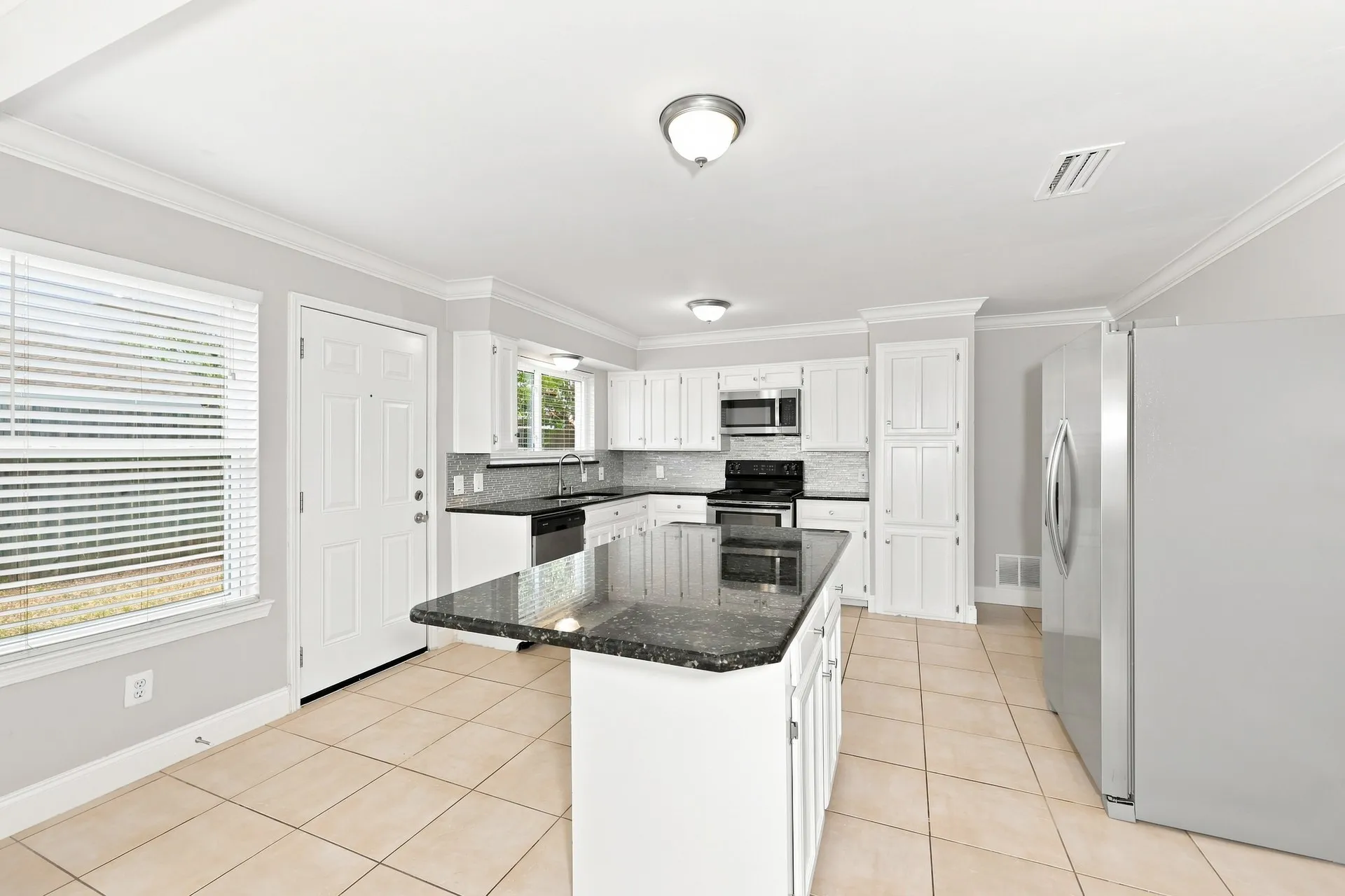 Single Family Residence For Sale in Dallas County , 1901 Creek Wood Court, Irving, Texas 75060, 4 Bedroom, 2 Bathroom, 2 Garage spaces, 2,332 Sqft, built in 1979, mls#21393745, Real Estate Agent in Irving, Homes For Sale in Dallas county, Homes For Sale in Irving, Realtor in Irving Texas, Real Estate Brokerage Independent Realty Texas, Luminita Cordes Realtor