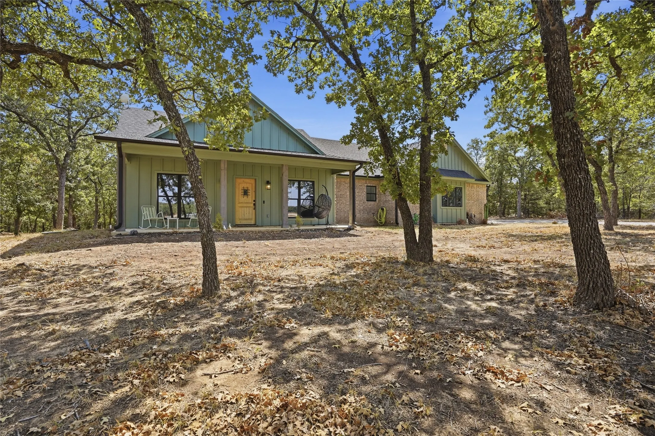 Single Family Residence For Sale in Wise County , 230 Silver Lakes Drive, Sunset, Texas 76270, 3 Bedroom, 2 Bathroom, 2 Garage spaces, 1,910 Sqft, built in 2022, mls#21396040, Real Estate Agent in Sunset, Homes For Sale in Wise county, Homes For Sale in Sunset, Realtor in Sunset Texas, Real Estate Brokerage Independent Realty Texas, Luminita Cordes Realtor