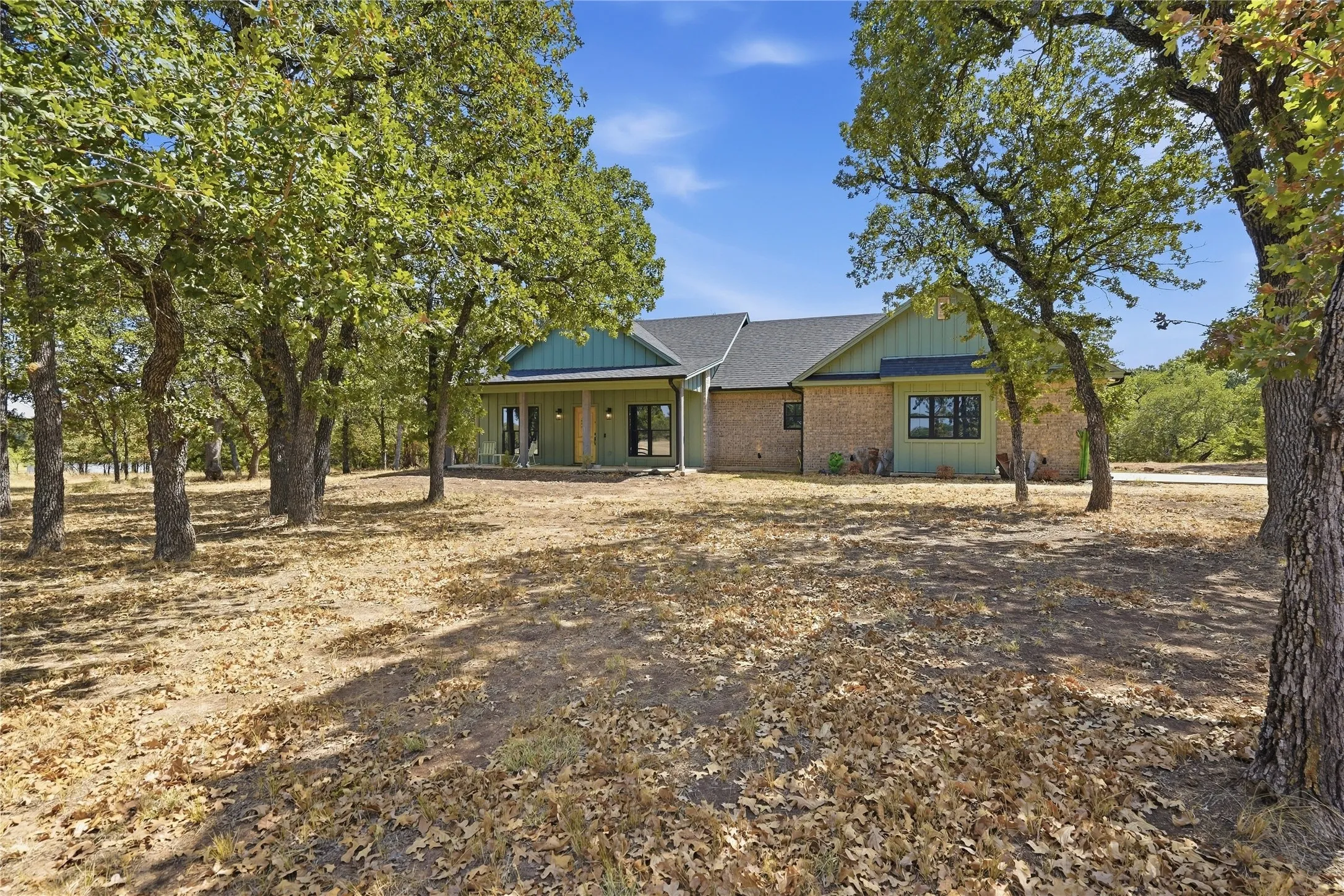 Single Family Residence For Sale in Wise County , 230 Silver Lakes Drive, Sunset, Texas 76270, 3 Bedroom, 2 Bathroom, 2 Garage spaces, 1,910 Sqft, built in 2022, mls#21396040, Real Estate Agent in Sunset, Homes For Sale in Wise county, Homes For Sale in Sunset, Realtor in Sunset Texas, Real Estate Brokerage Independent Realty Texas, Luminita Cordes Realtor