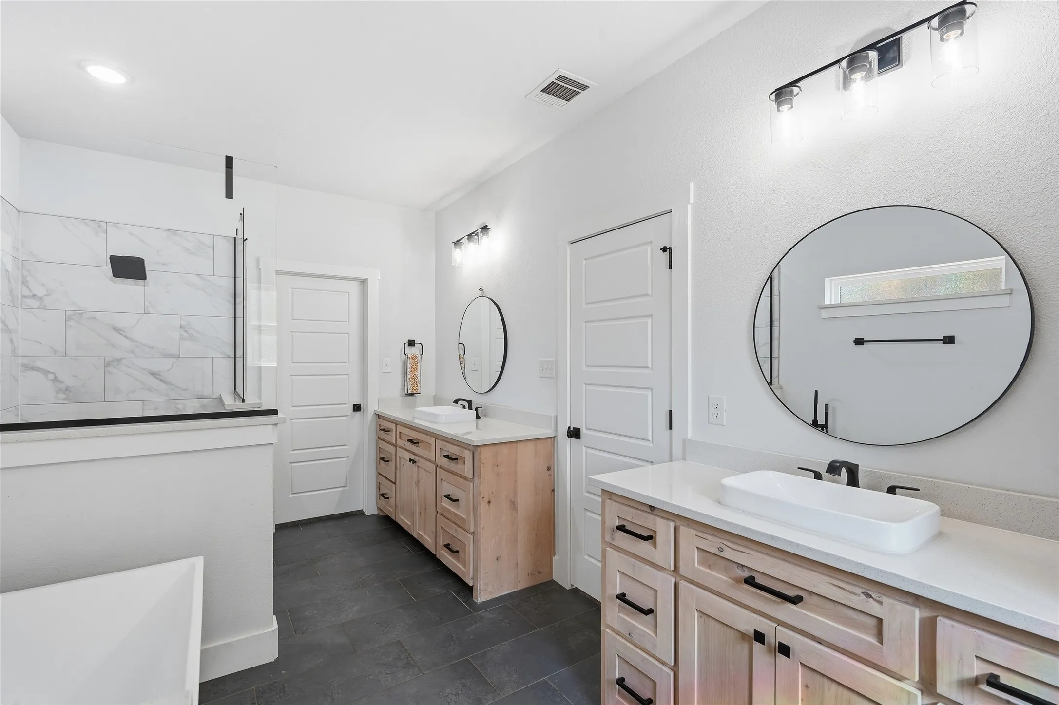 Single Family Residence For Sale in Wise County , 230 Silver Lakes Drive, Sunset, Texas 76270, 3 Bedroom, 2 Bathroom, 2 Garage spaces, 1,910 Sqft, built in 2022, mls#21396040, Real Estate Agent in Sunset, Homes For Sale in Wise county, Homes For Sale in Sunset, Realtor in Sunset Texas, Real Estate Brokerage Independent Realty Texas, Luminita Cordes Realtor