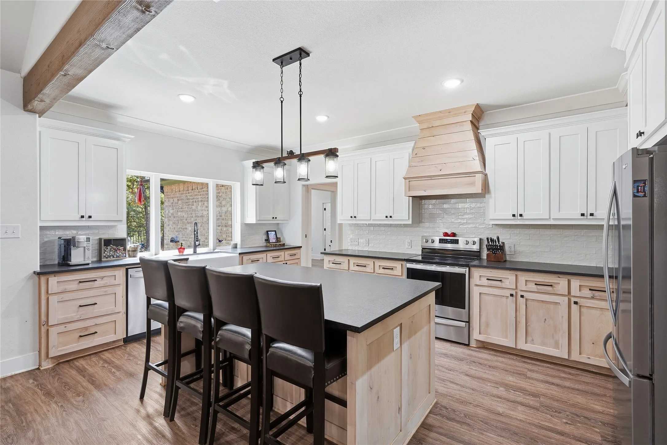 Single Family Residence For Sale in Wise County , 230 Silver Lakes Drive, Sunset, Texas 76270, 3 Bedroom, 2 Bathroom, 2 Garage spaces, 1,910 Sqft, built in 2022, mls#21396040, Real Estate Agent in Sunset, Homes For Sale in Wise county, Homes For Sale in Sunset, Realtor in Sunset Texas, Real Estate Brokerage Independent Realty Texas, Luminita Cordes Realtor