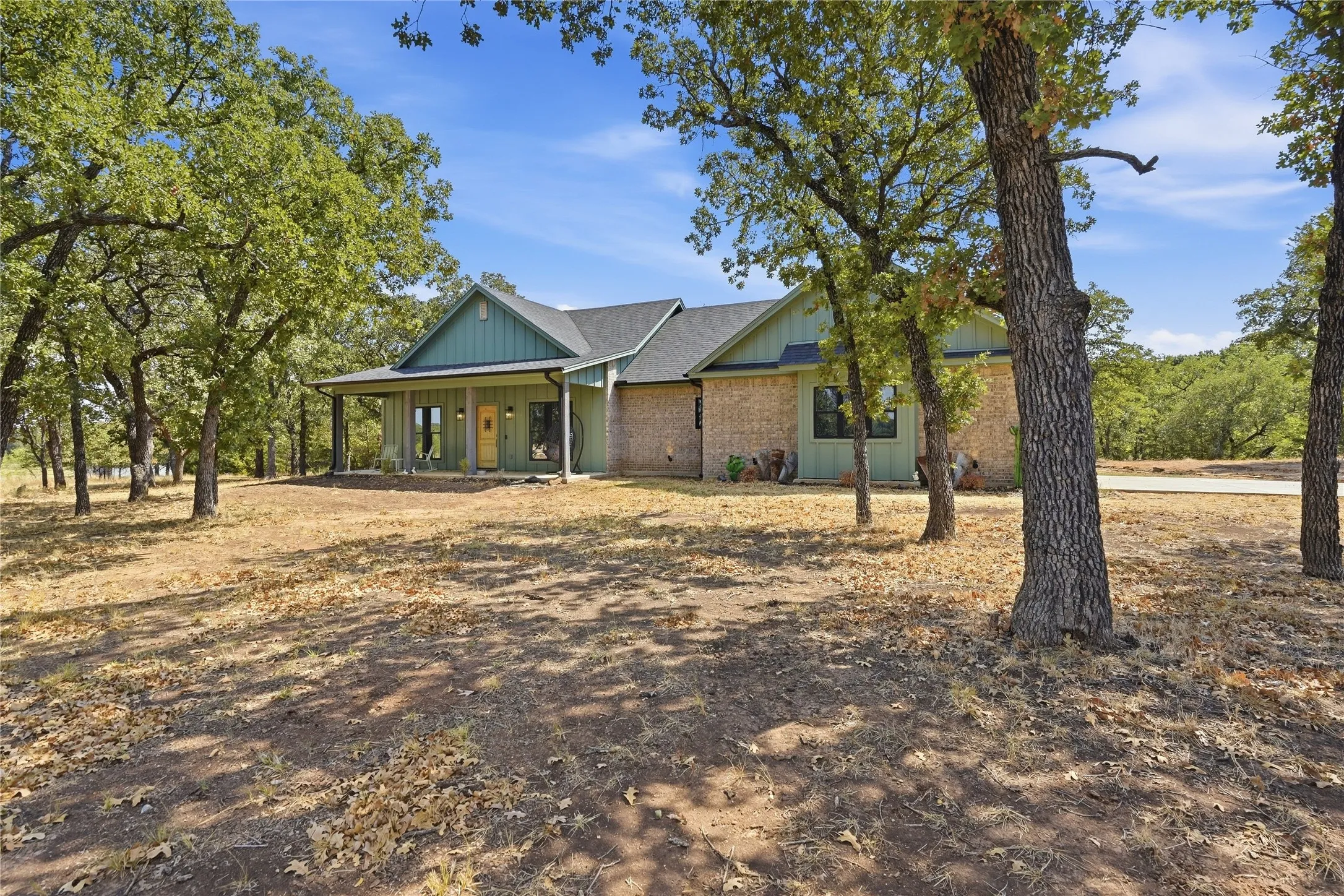 Single Family Residence For Sale in Wise County , 230 Silver Lakes Drive, Sunset, Texas 76270, 3 Bedroom, 2 Bathroom, 2 Garage spaces, 1,910 Sqft, built in 2022, mls#21396040, Real Estate Agent in Sunset, Homes For Sale in Wise county, Homes For Sale in Sunset, Realtor in Sunset Texas, Real Estate Brokerage Independent Realty Texas, Luminita Cordes Realtor