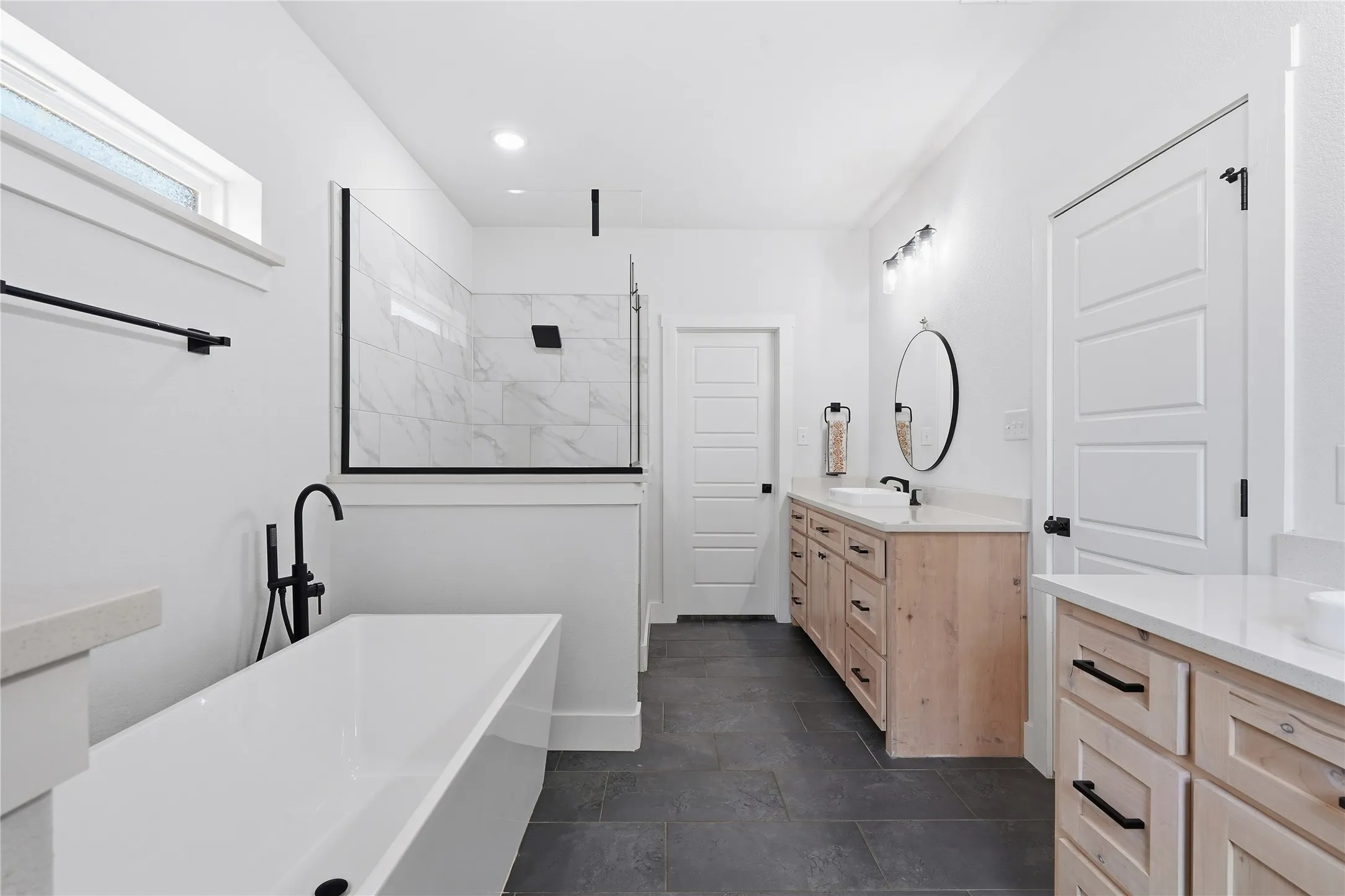 Single Family Residence For Sale in Wise County , 230 Silver Lakes Drive, Sunset, Texas 76270, 3 Bedroom, 2 Bathroom, 2 Garage spaces, 1,910 Sqft, built in 2022, mls#21396040, Real Estate Agent in Sunset, Homes For Sale in Wise county, Homes For Sale in Sunset, Realtor in Sunset Texas, Real Estate Brokerage Independent Realty Texas, Luminita Cordes Realtor