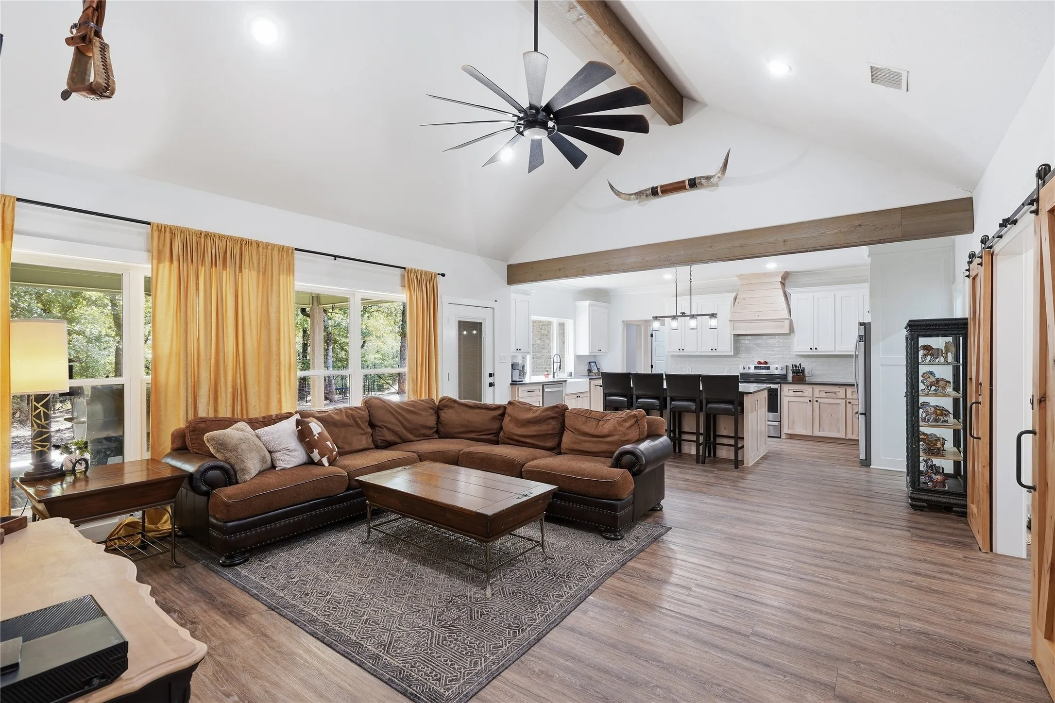 Single Family Residence For Sale in Wise County , 230 Silver Lakes Drive, Sunset, Texas 76270, 3 Bedroom, 2 Bathroom, 2 Garage spaces, 1,910 Sqft, built in 2022, mls#21396040, Real Estate Agent in Sunset, Homes For Sale in Wise county, Homes For Sale in Sunset, Realtor in Sunset Texas, Real Estate Brokerage Independent Realty Texas, Luminita Cordes Realtor