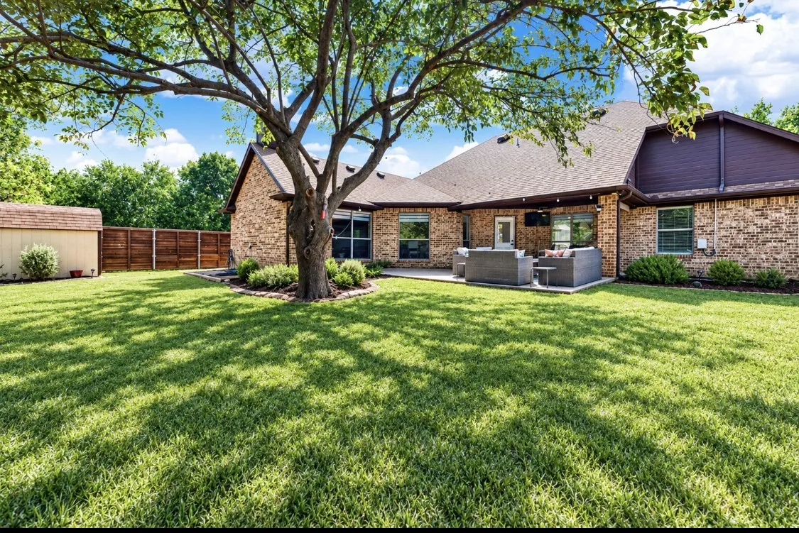 Single Family Residence For Rent in Rockwall County , 116 Linda Lane, Heath, Texas 75032, 4 Bedroom, 2 Bathroom, 2 Garage spaces, 2,219 Sqft, built in 2005, mls#21396018, Real Estate Agent in Heath, Homes For Rent in Rockwall county, Homes For Rent in Heath, Realtor in Heath Texas, Real Estate Brokerage Independent Realty Texas, Luminita Cordes Realtor
