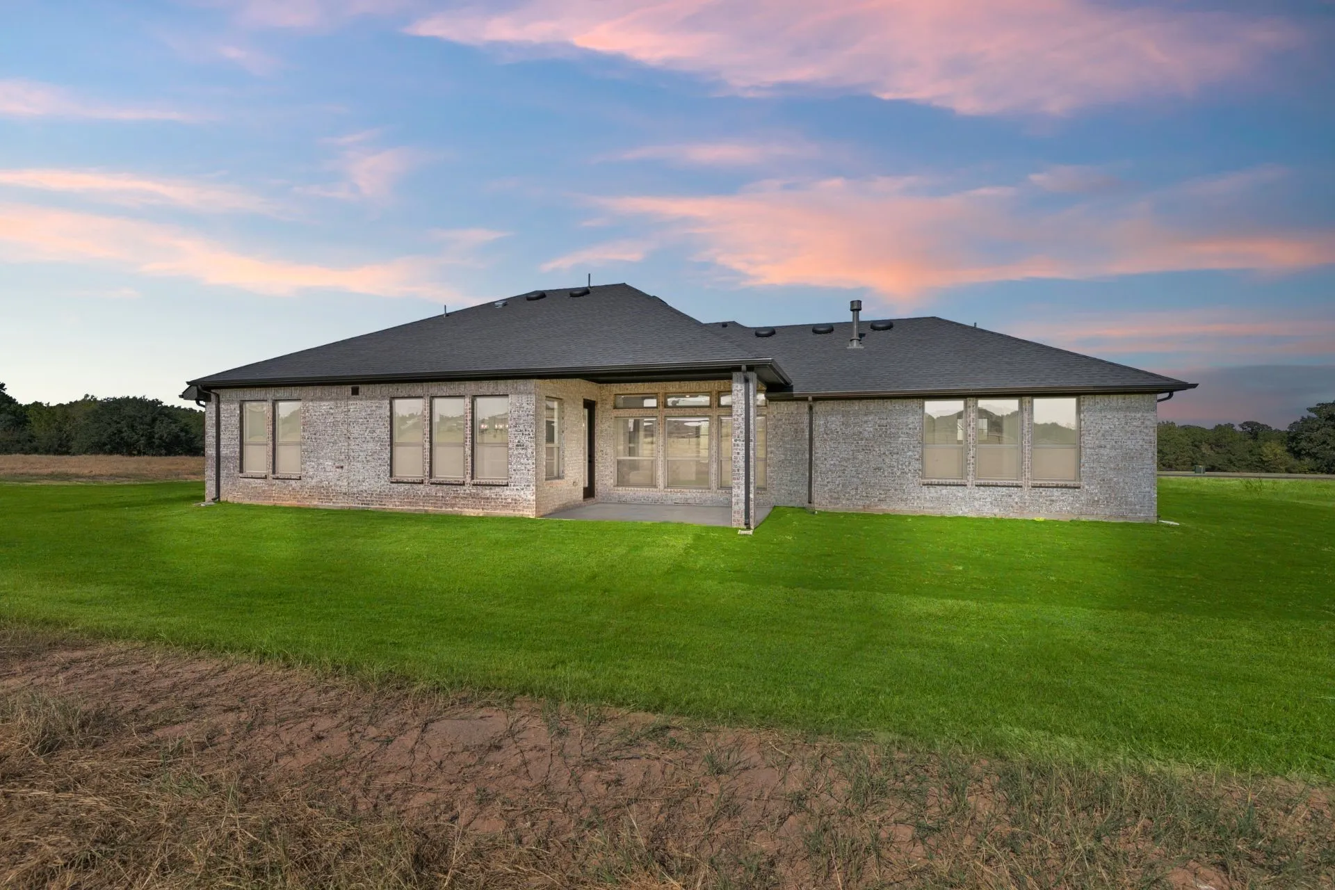 Single Family Residence For Sale in Parker County , 1099 Paradise Parkway, Poolville, Texas 76487, 3 Bedroom, 3 Bathroom, 2 Garage spaces, 2,587 Sqft, built in 2024, mls#21395991, Real Estate Agent in Poolville, Homes For Sale in Parker county, Homes For Sale in Poolville, Realtor in Poolville Texas, Real Estate Brokerage Independent Realty Texas, Luminita Cordes Realtor