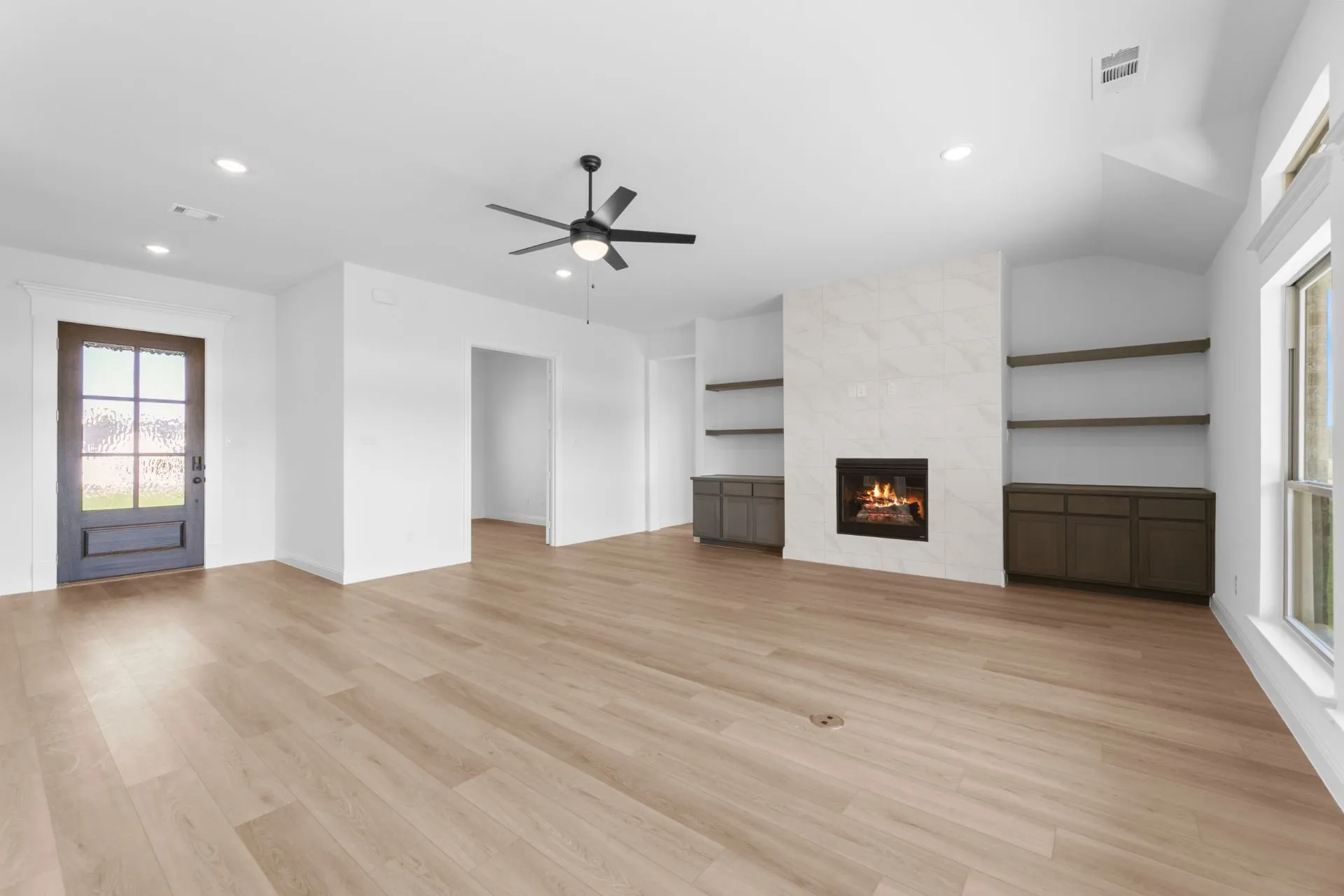 Single Family Residence For Sale in Parker County , 1099 Paradise Parkway, Poolville, Texas 76487, 3 Bedroom, 3 Bathroom, 2 Garage spaces, 2,587 Sqft, built in 2024, mls#21395991, Real Estate Agent in Poolville, Homes For Sale in Parker county, Homes For Sale in Poolville, Realtor in Poolville Texas, Real Estate Brokerage Independent Realty Texas, Luminita Cordes Realtor