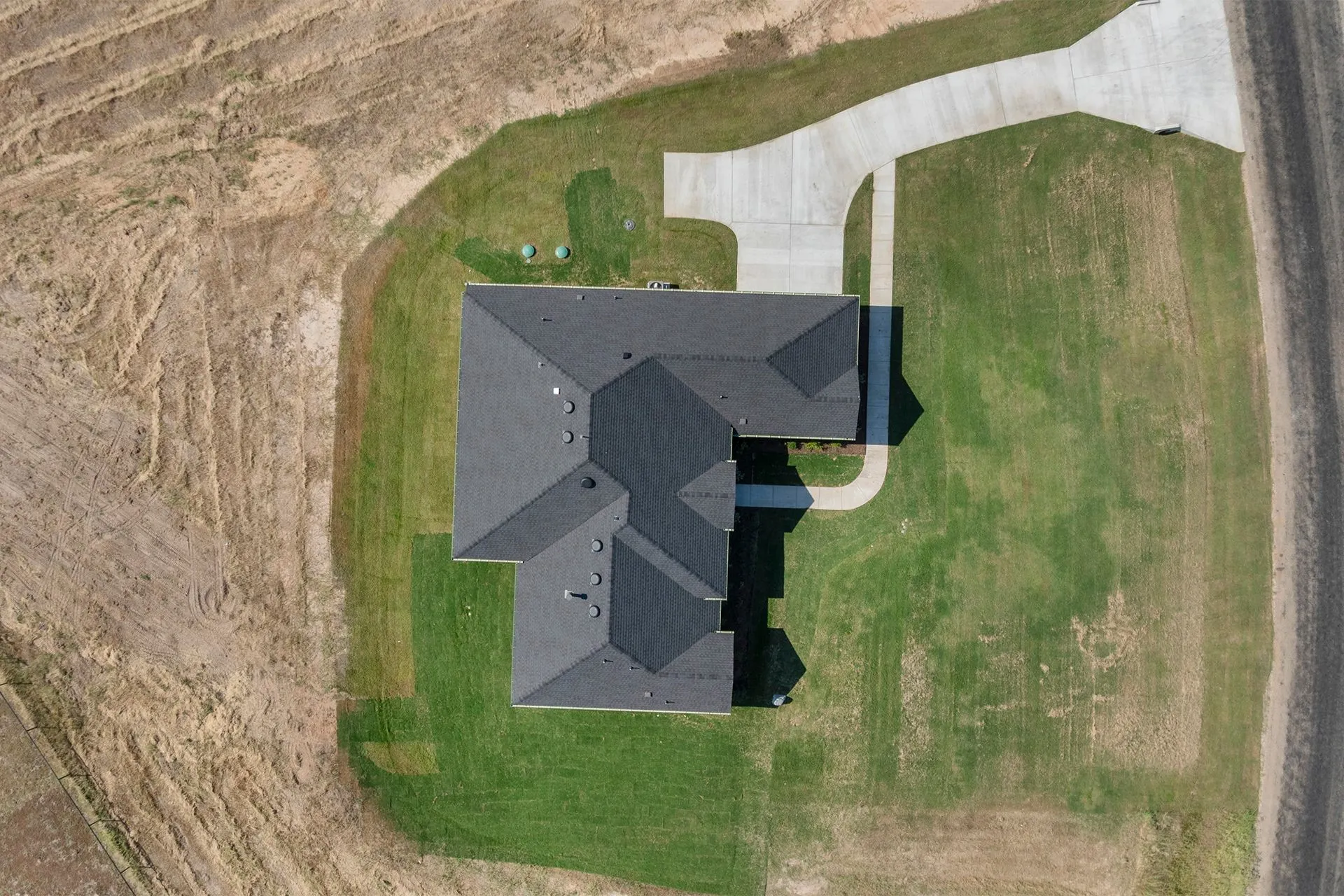 Single Family Residence For Sale in Parker County , 1099 Paradise Parkway, Poolville, Texas 76487, 3 Bedroom, 3 Bathroom, 2 Garage spaces, 2,587 Sqft, built in 2024, mls#21395991, Real Estate Agent in Poolville, Homes For Sale in Parker county, Homes For Sale in Poolville, Realtor in Poolville Texas, Real Estate Brokerage Independent Realty Texas, Luminita Cordes Realtor