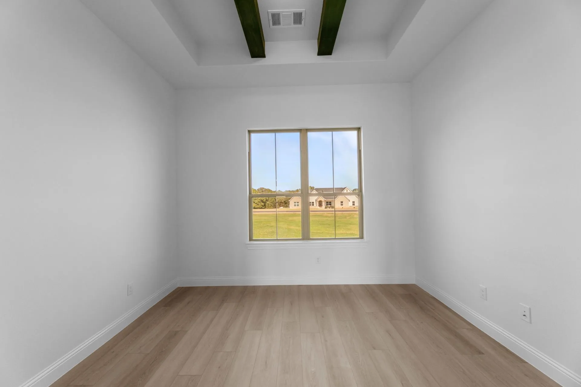 Single Family Residence For Sale in Parker County , 1099 Paradise Parkway, Poolville, Texas 76487, 3 Bedroom, 3 Bathroom, 2 Garage spaces, 2,587 Sqft, built in 2024, mls#21395991, Real Estate Agent in Poolville, Homes For Sale in Parker county, Homes For Sale in Poolville, Realtor in Poolville Texas, Real Estate Brokerage Independent Realty Texas, Luminita Cordes Realtor