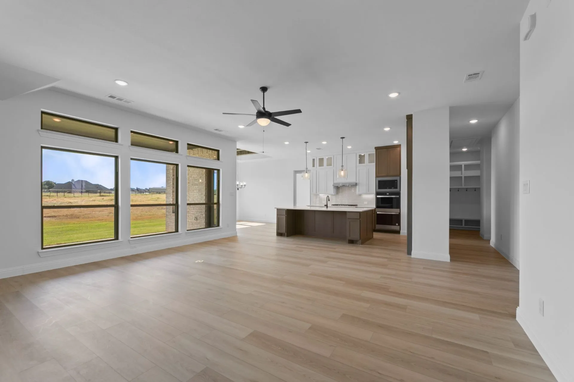 Single Family Residence For Sale in Parker County , 1099 Paradise Parkway, Poolville, Texas 76487, 3 Bedroom, 3 Bathroom, 2 Garage spaces, 2,587 Sqft, built in 2024, mls#21395991, Real Estate Agent in Poolville, Homes For Sale in Parker county, Homes For Sale in Poolville, Realtor in Poolville Texas, Real Estate Brokerage Independent Realty Texas, Luminita Cordes Realtor
