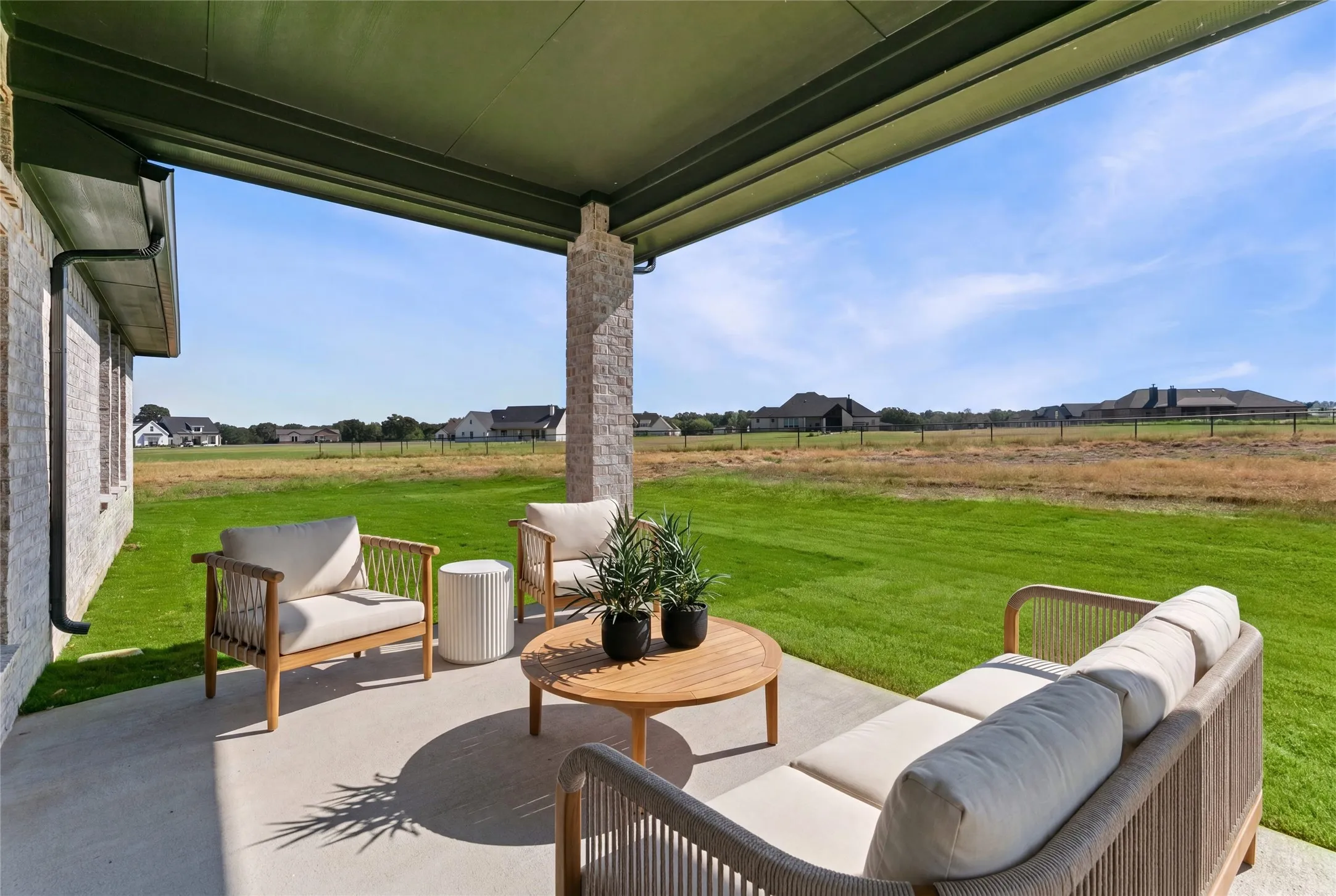 Single Family Residence For Sale in Parker County , 1099 Paradise Parkway, Poolville, Texas 76487, 3 Bedroom, 3 Bathroom, 2 Garage spaces, 2,587 Sqft, built in 2024, mls#21395991, Real Estate Agent in Poolville, Homes For Sale in Parker county, Homes For Sale in Poolville, Realtor in Poolville Texas, Real Estate Brokerage Independent Realty Texas, Luminita Cordes Realtor